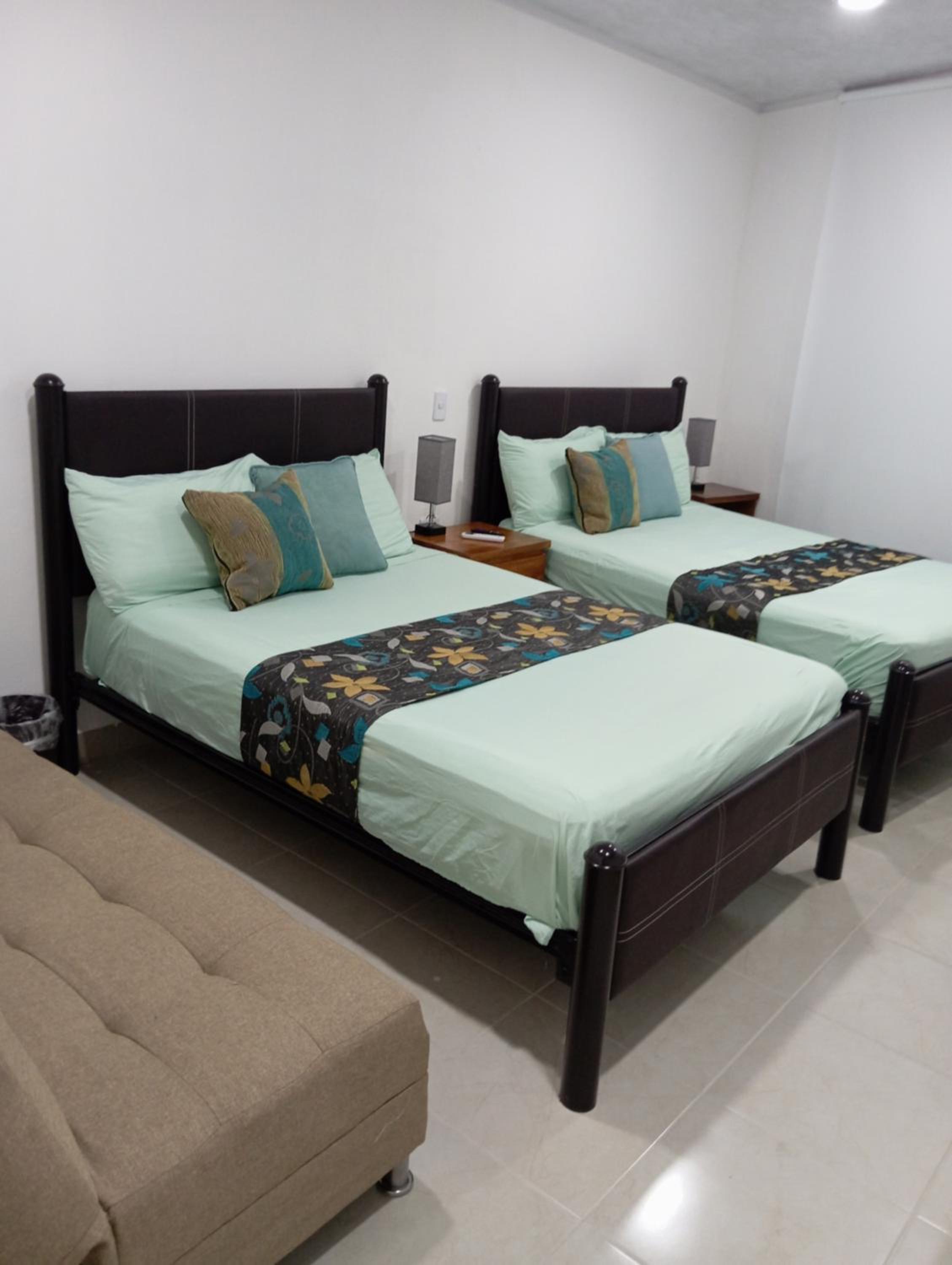 Double Room with Two Double Beds - Photo 2