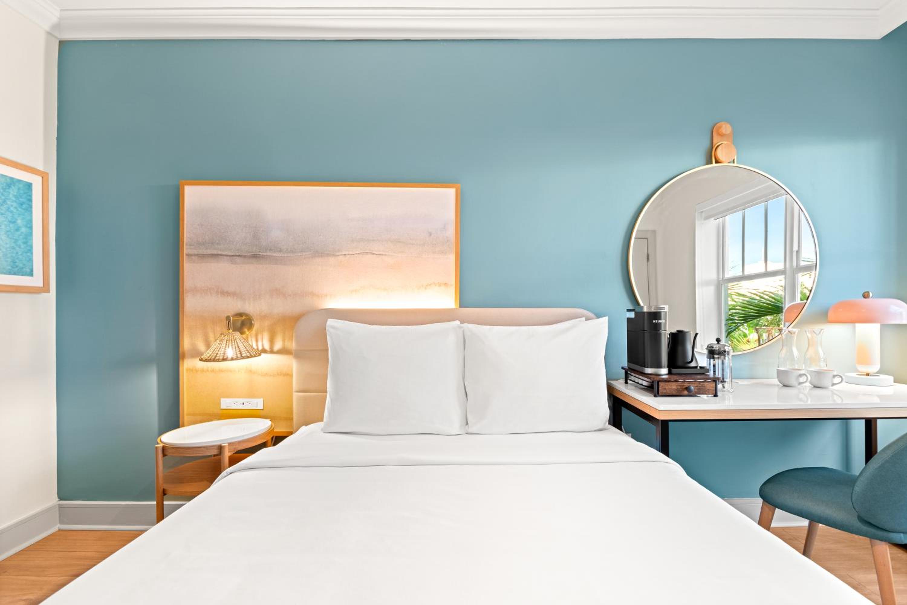 Queen Suite - Photo 5