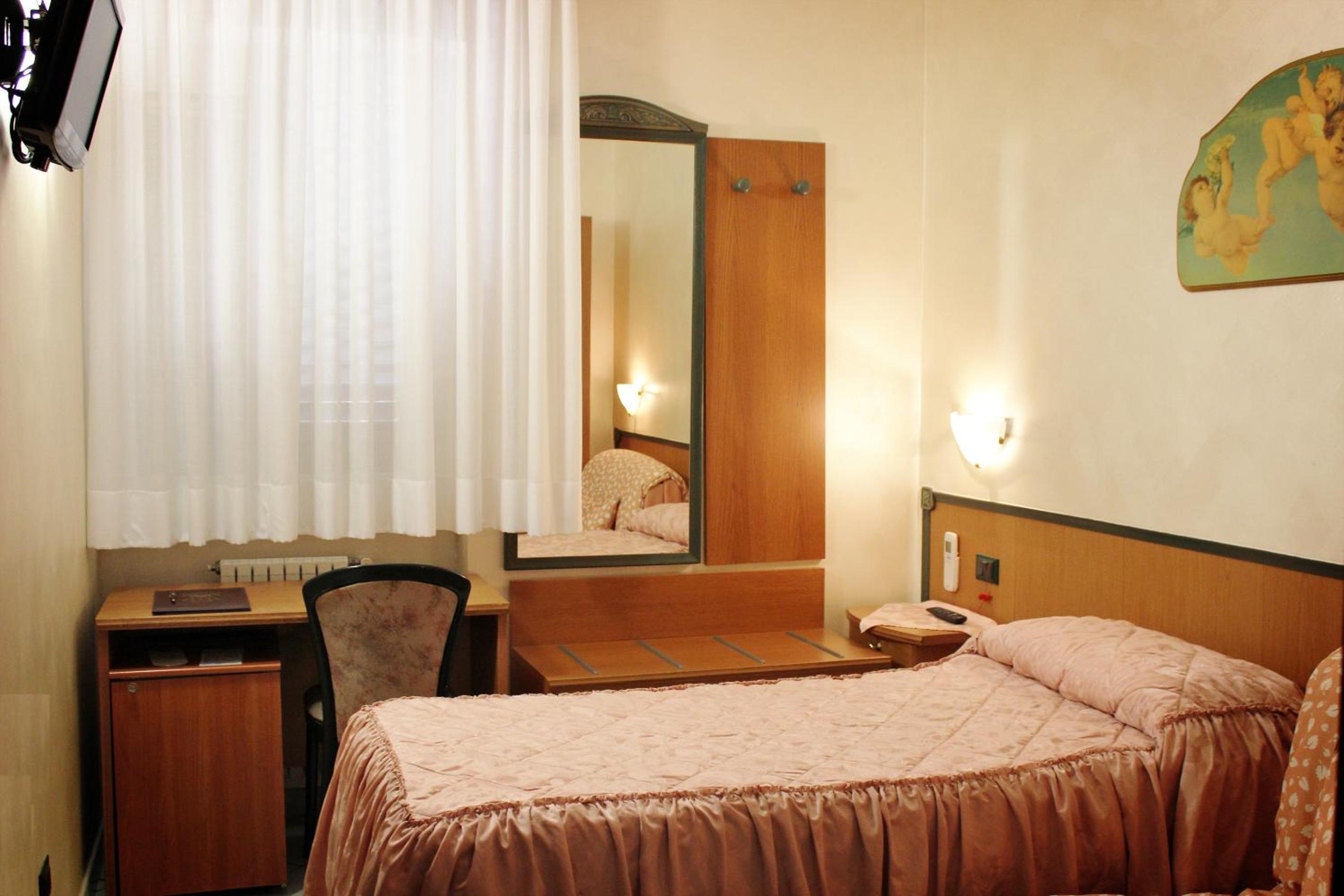 Single Room photo 1