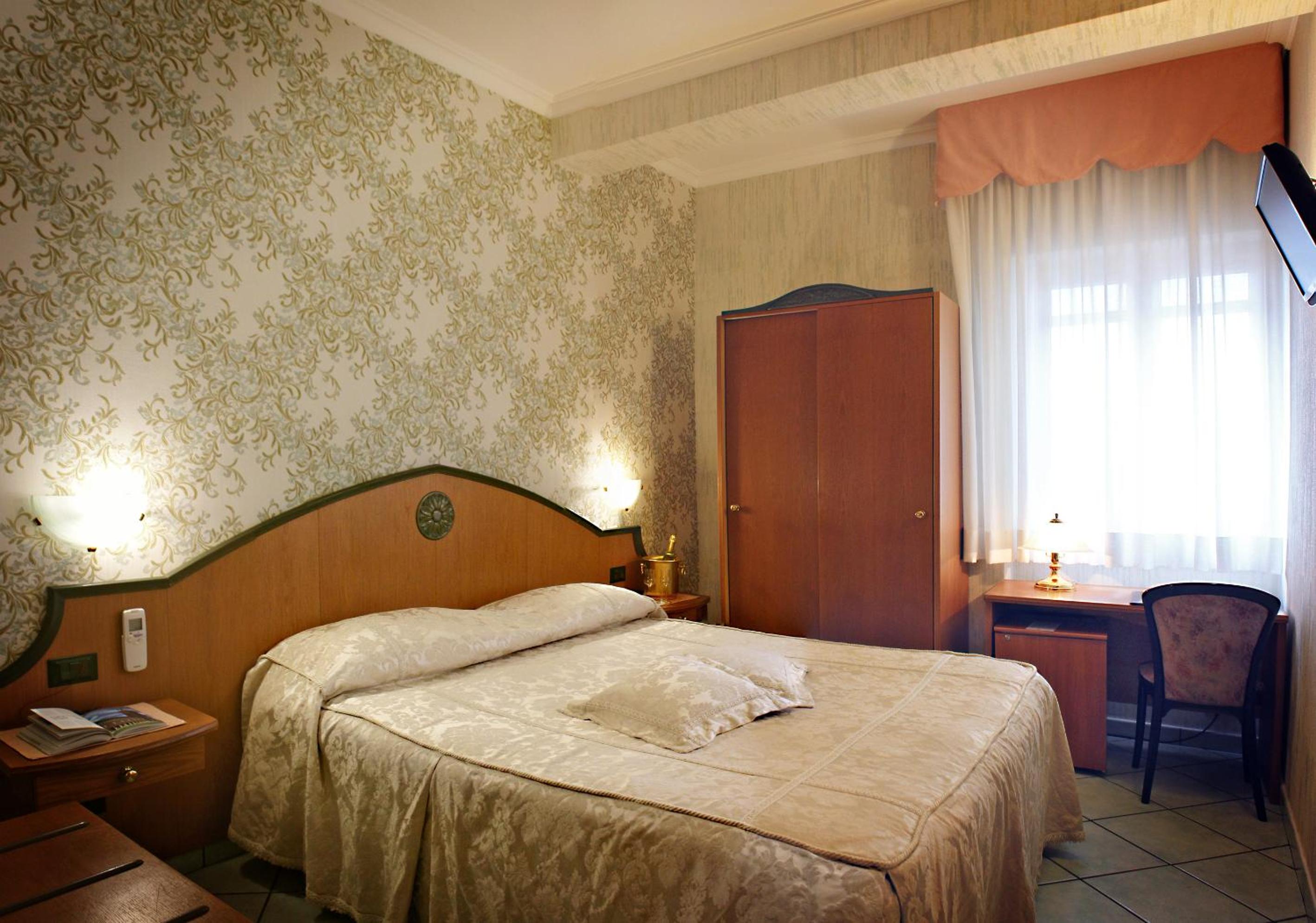 Double or Twin Room photo 1