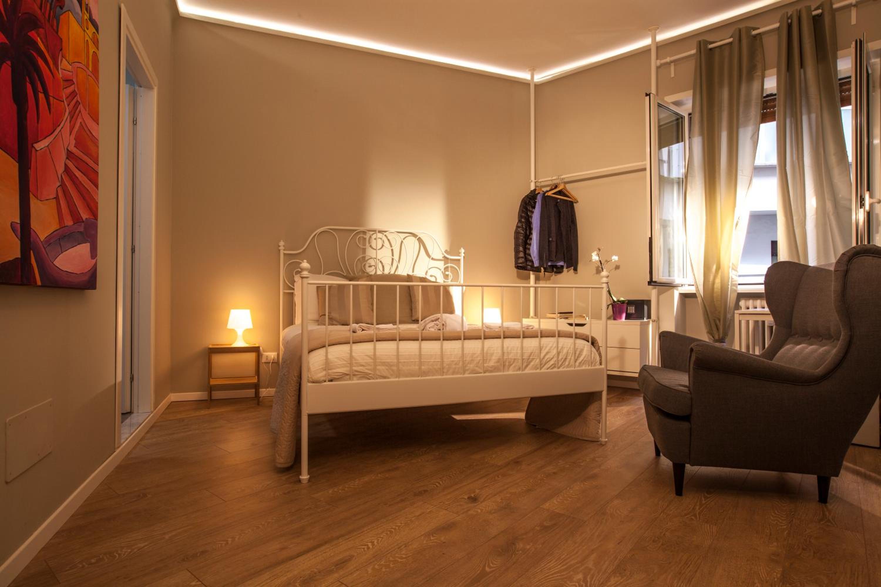 Large Double Room photo 3