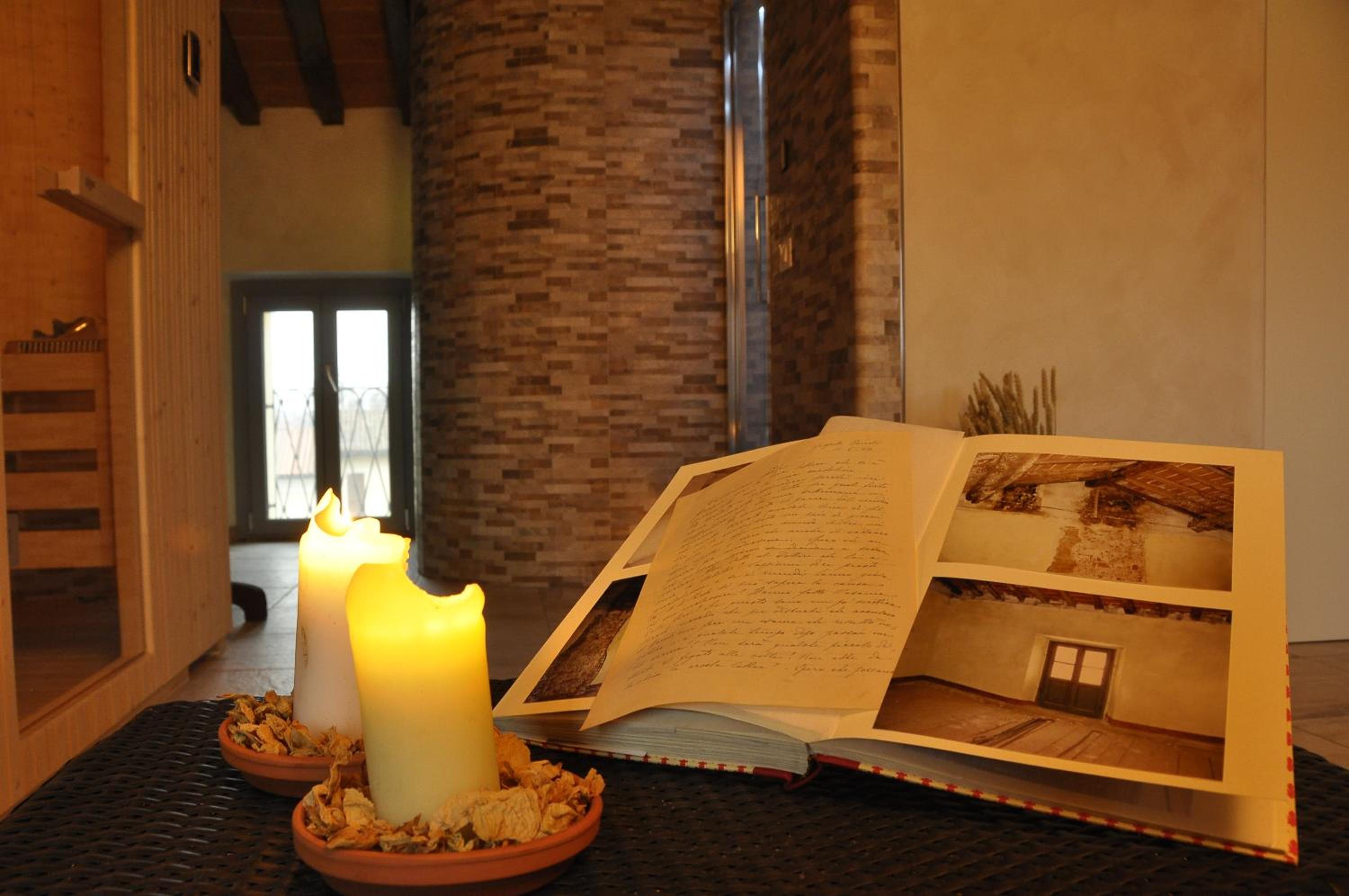 Suite with Spa Bath - Photo 17