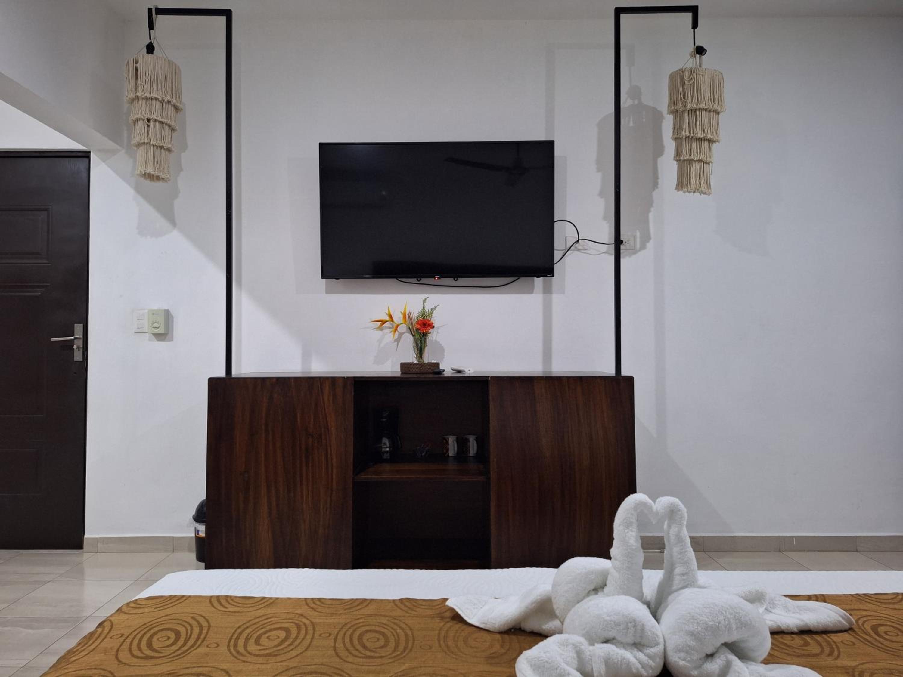Deluxe Suite - Photo 2