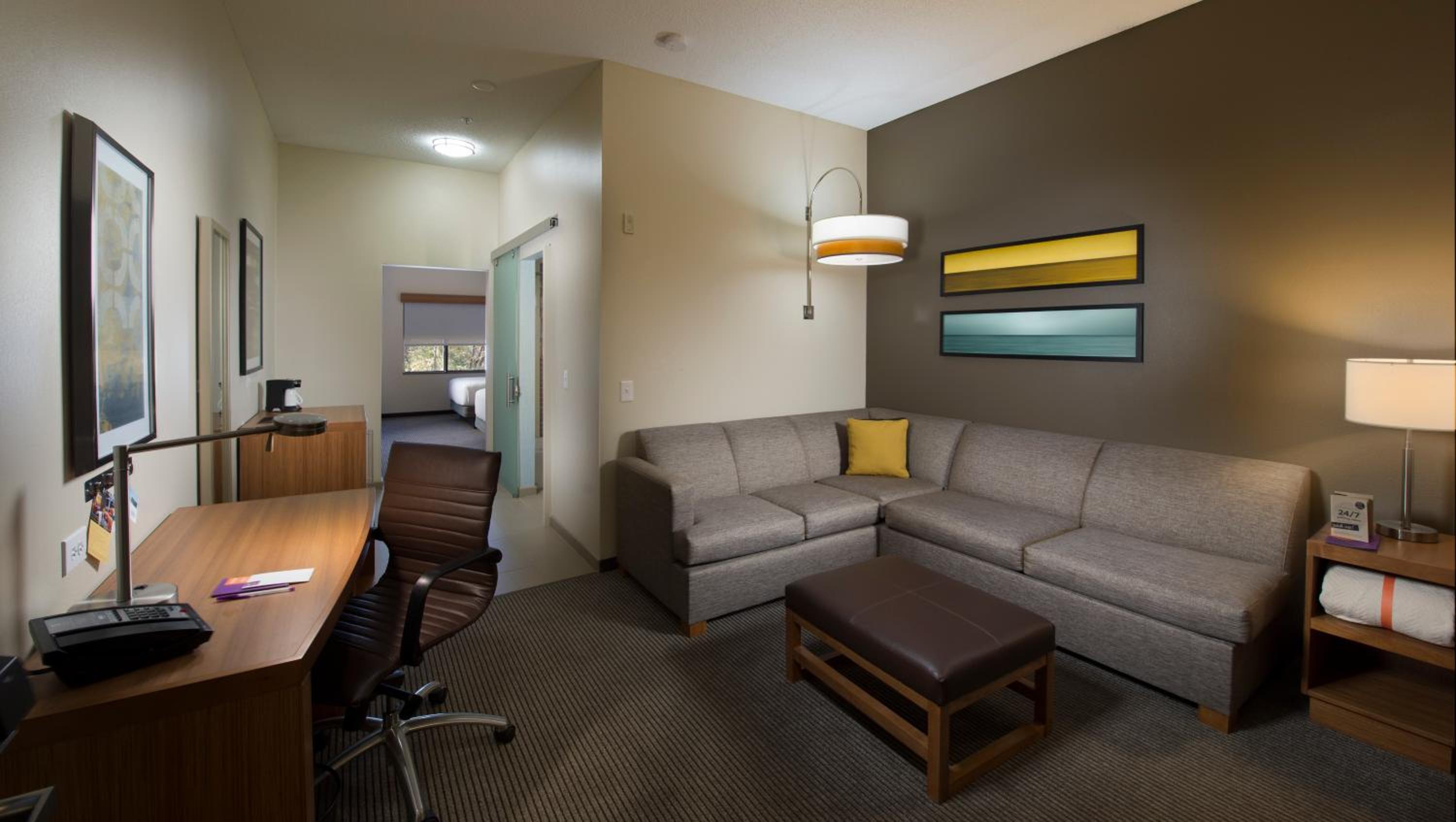 King Room with Sofa Bed - High Floor - Photo 4