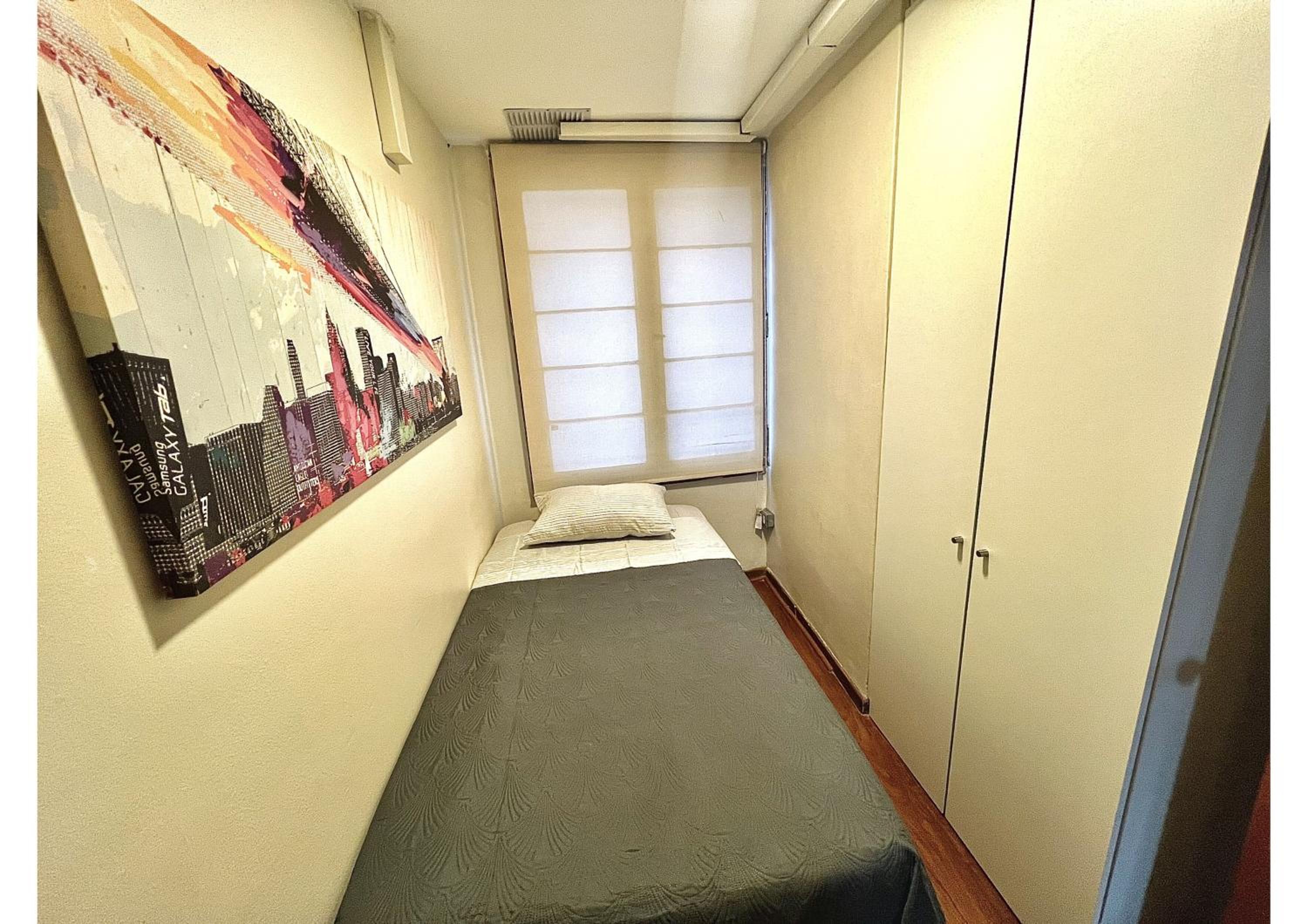 Standard Single Room with Shared Bathroom photo 2