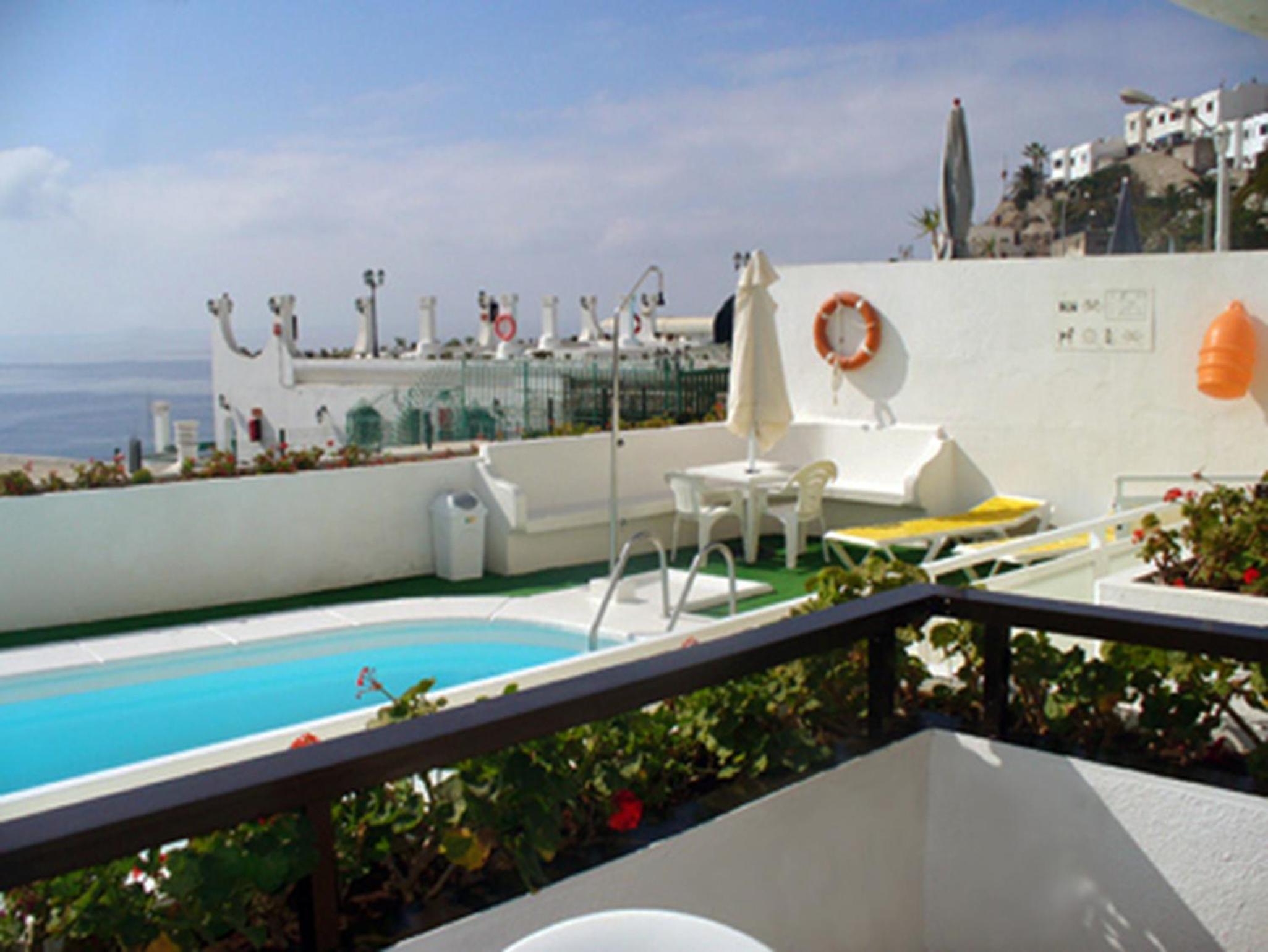 Apartment with Pool View  photo 3