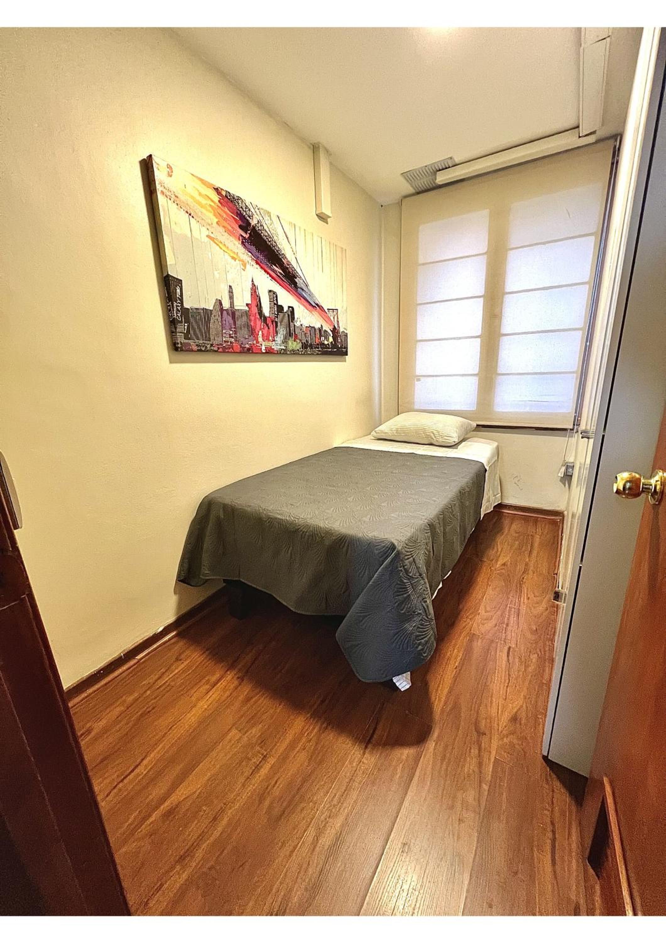 Standard Single Room with Shared Bathroom photo 1