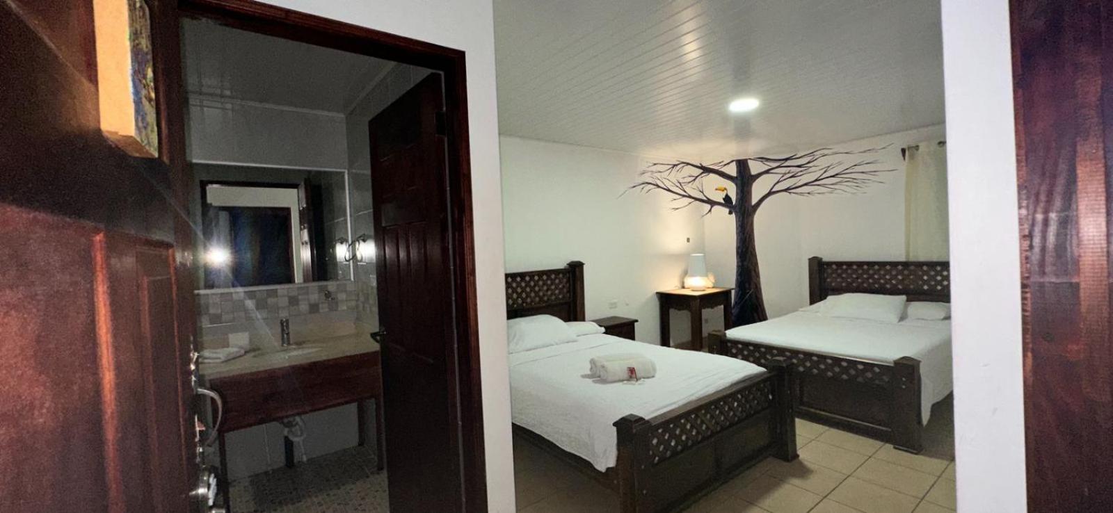 Deluxe Queen Room with Two Queen Beds photo 3