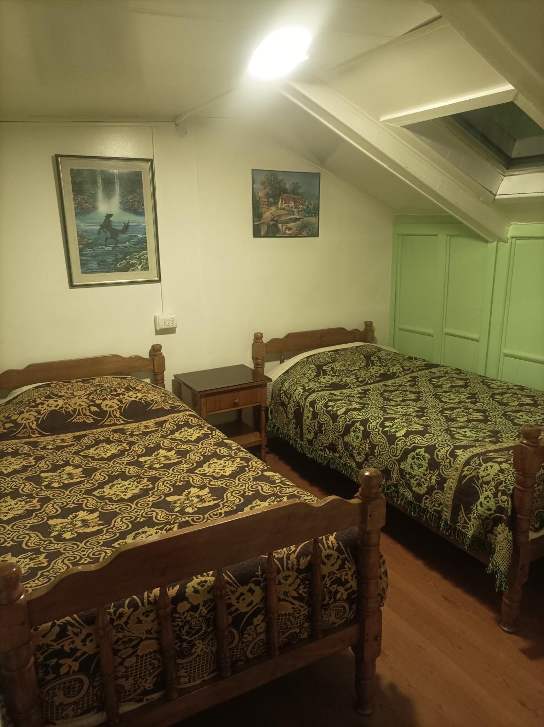Economy Twin Room photo 3