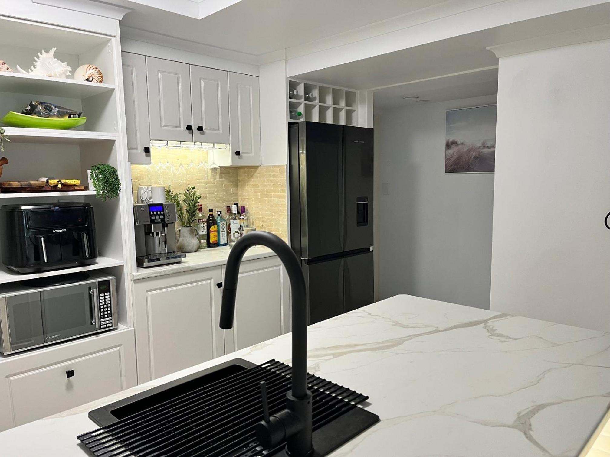 Three-Bedroom Apartment Suite photo 2