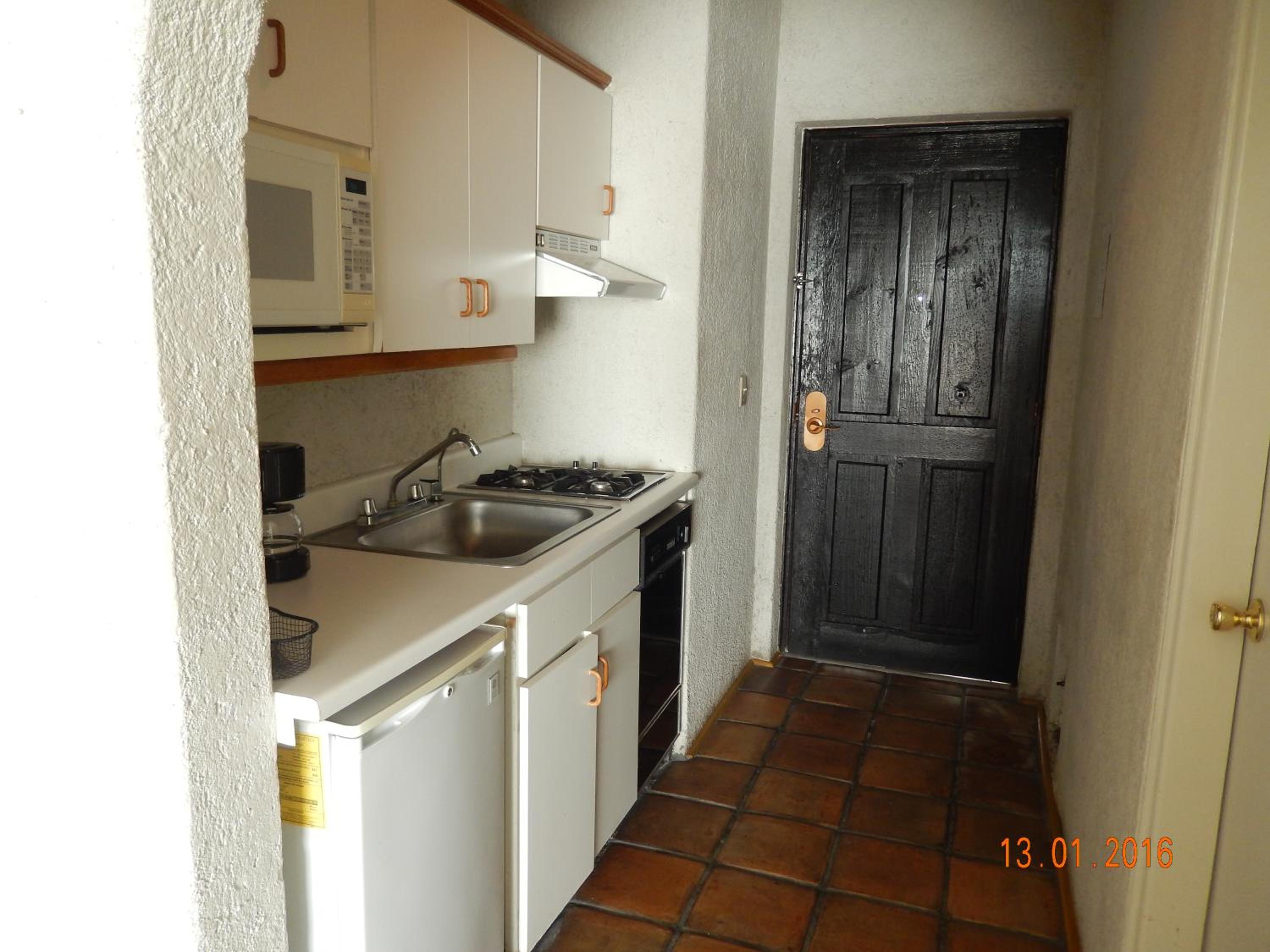 Studio with Two Double Beds - Photo 4