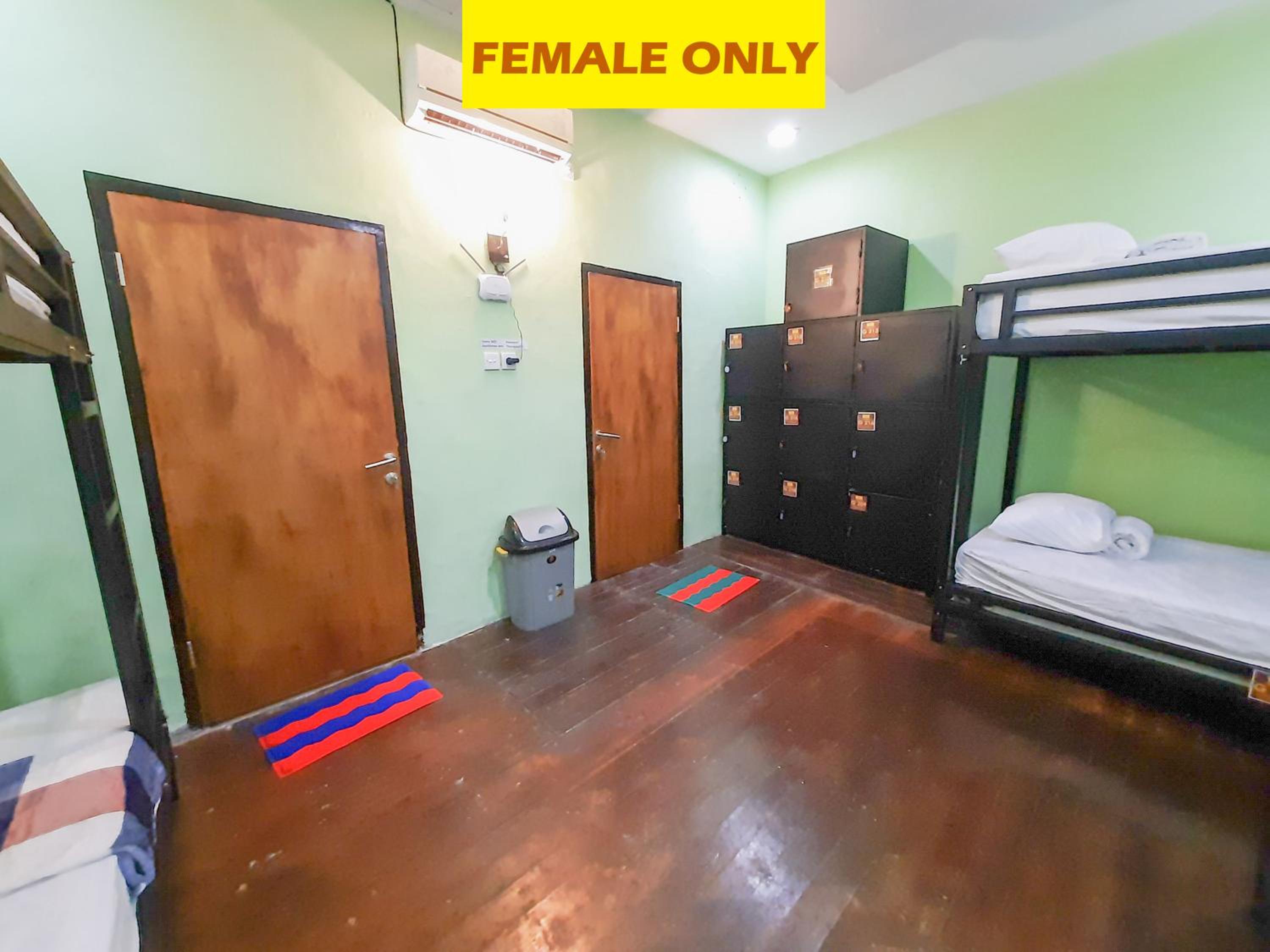Bunk Bed in Female Dormitory Room   photo 3