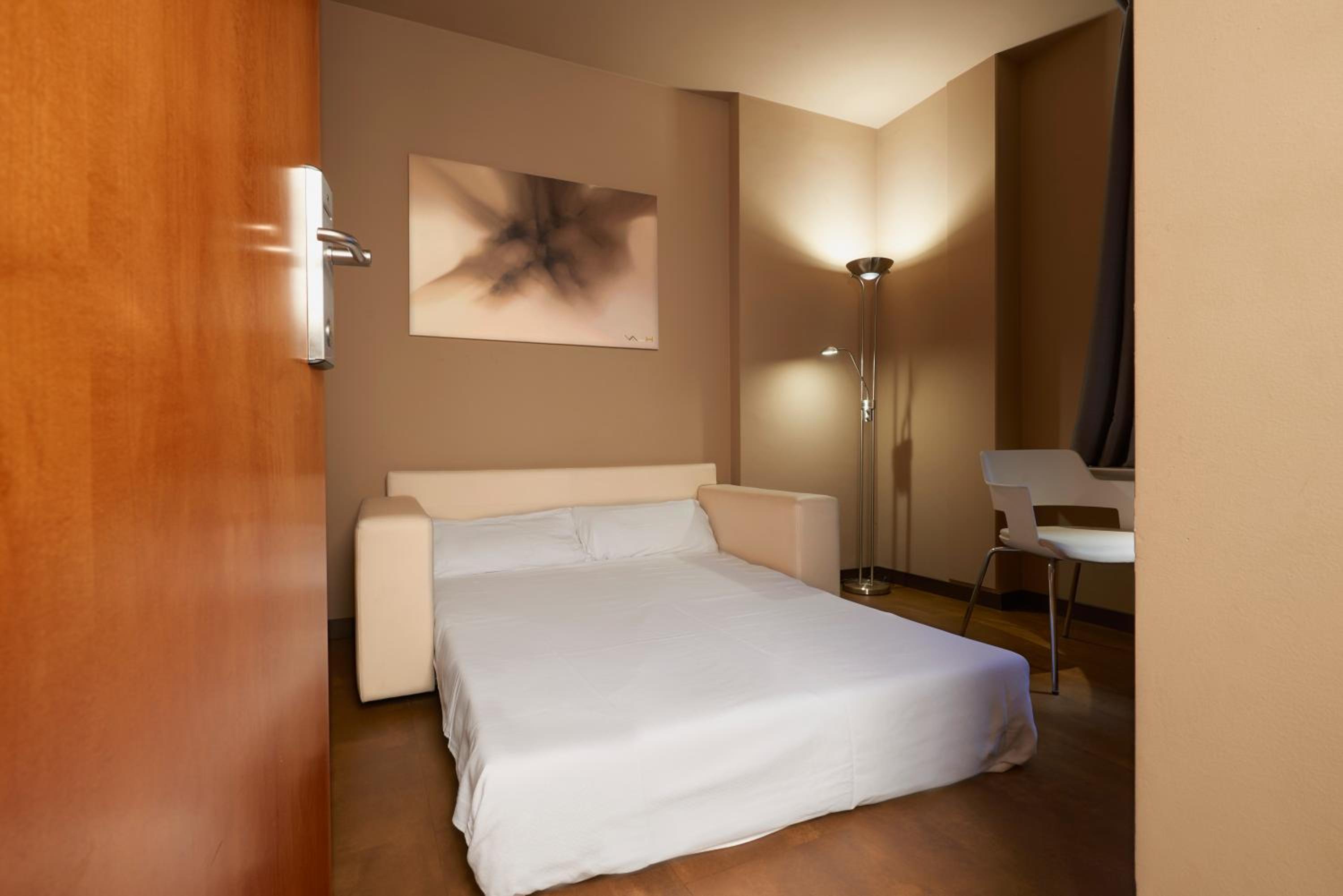 Deluxe Room - Photo 4