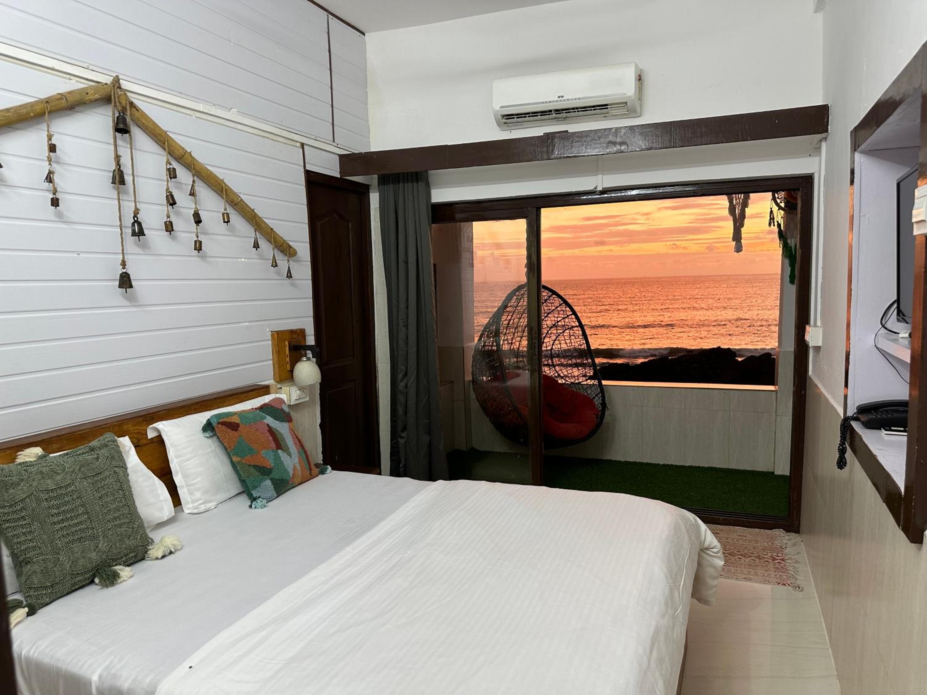 Double Room with Sea View photo 2