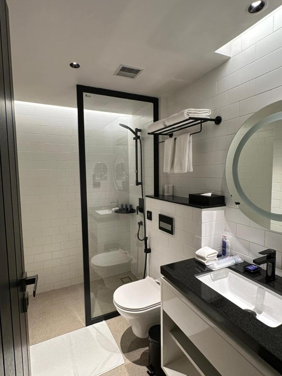 Twin Room - Photo 2