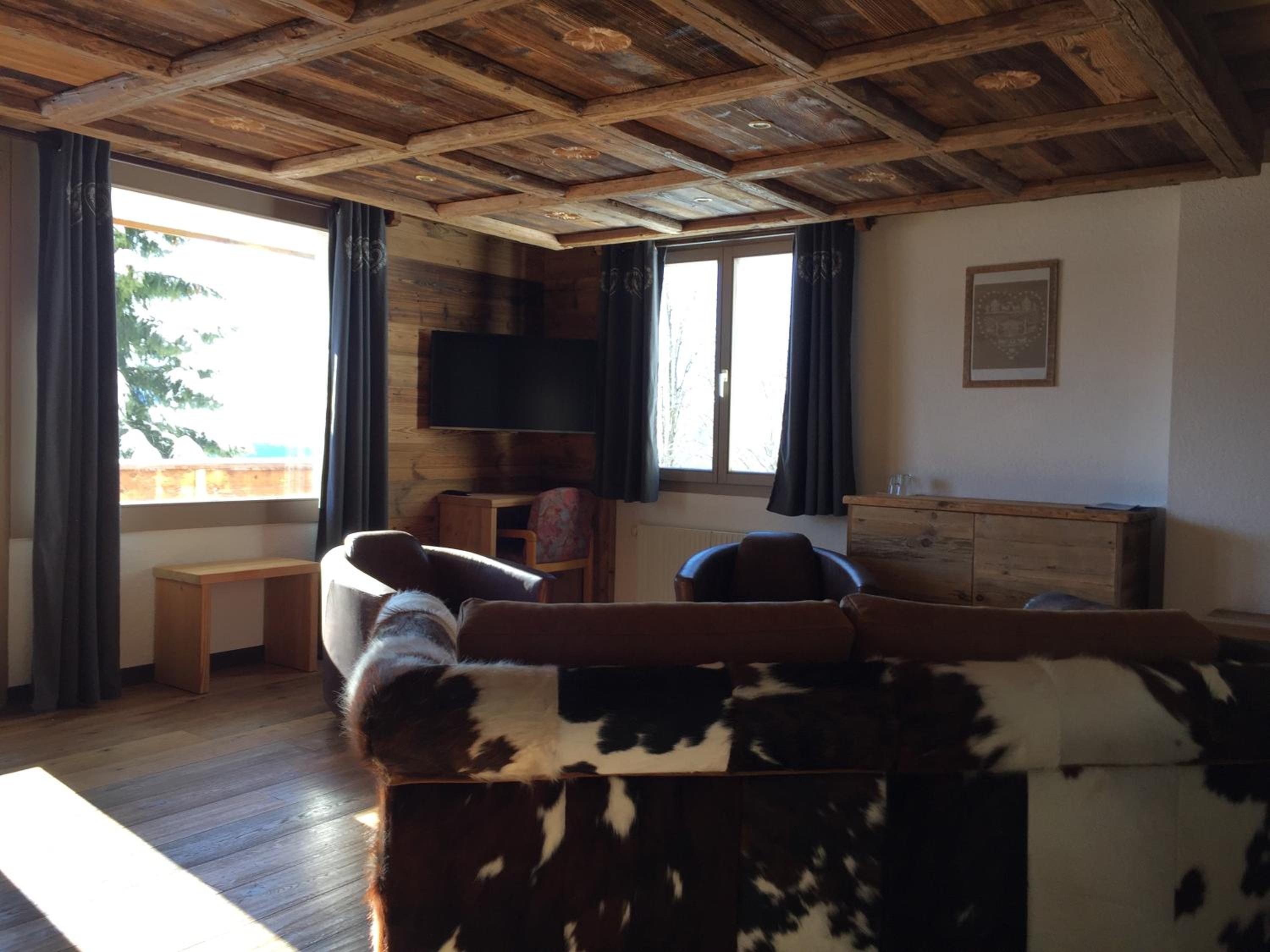 Chalet Suite with Balcony and Mountain View - Photo 5