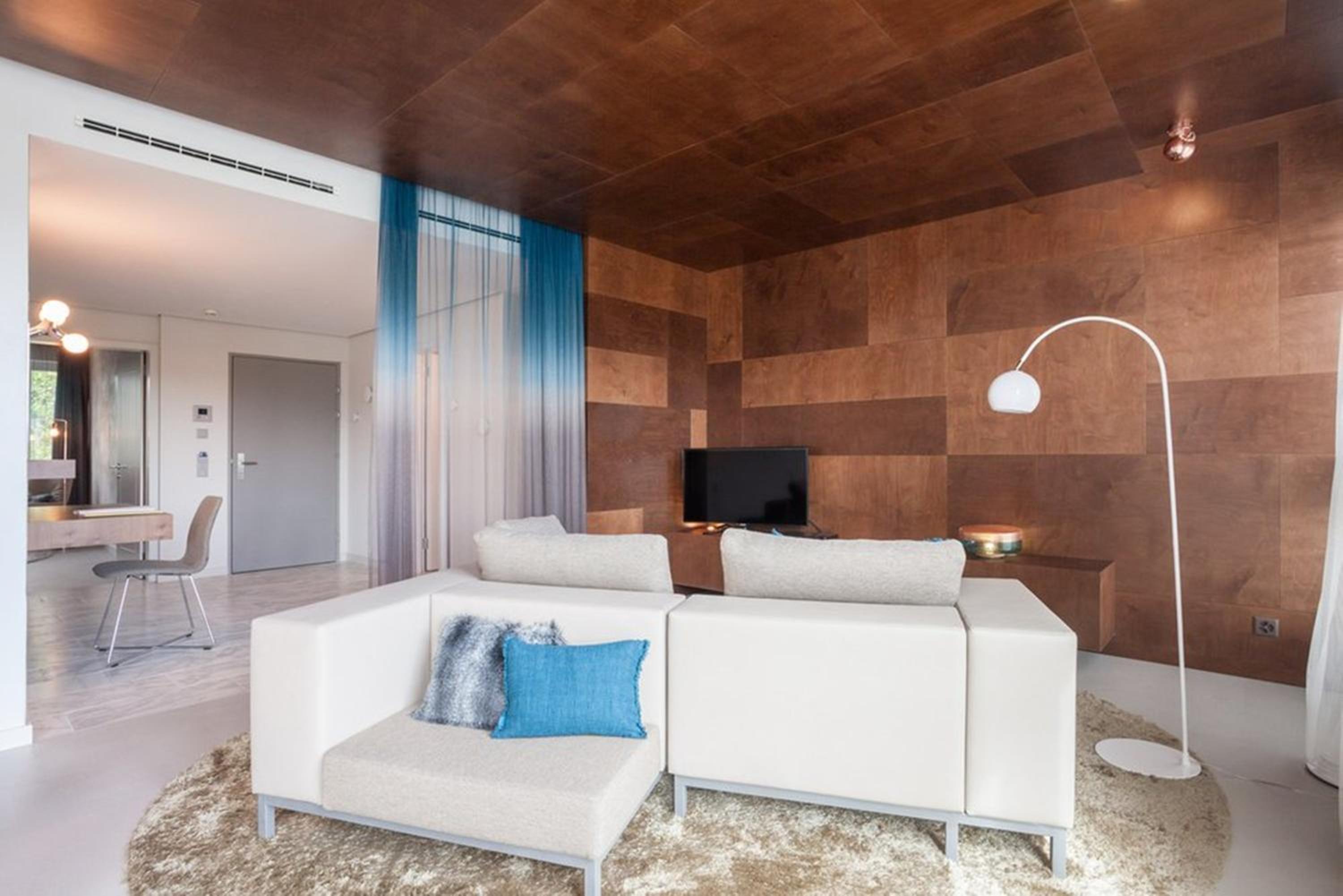 Executive One-Bedroom Suite - Photo 7