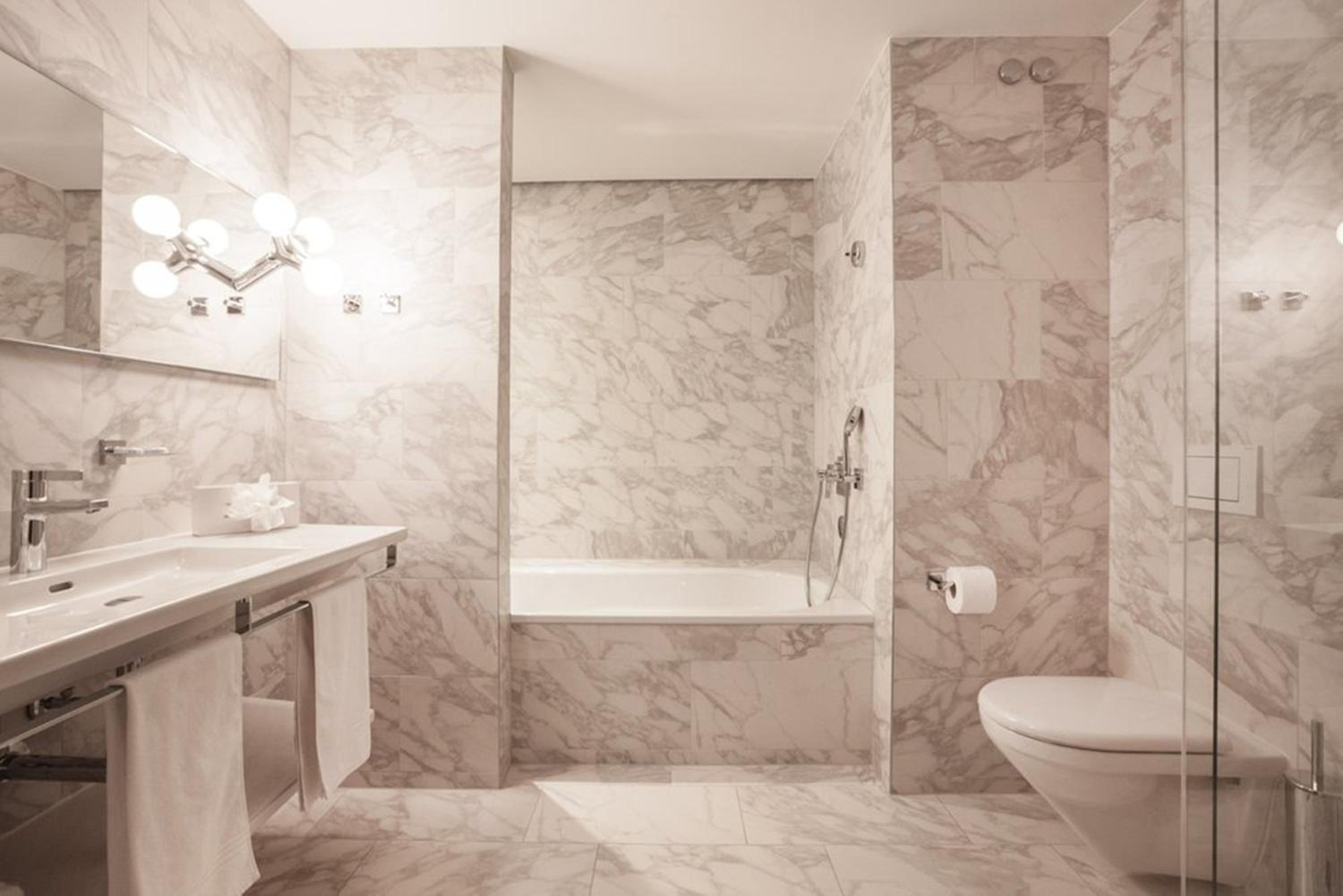 Executive One-Bedroom Suite - Photo 3