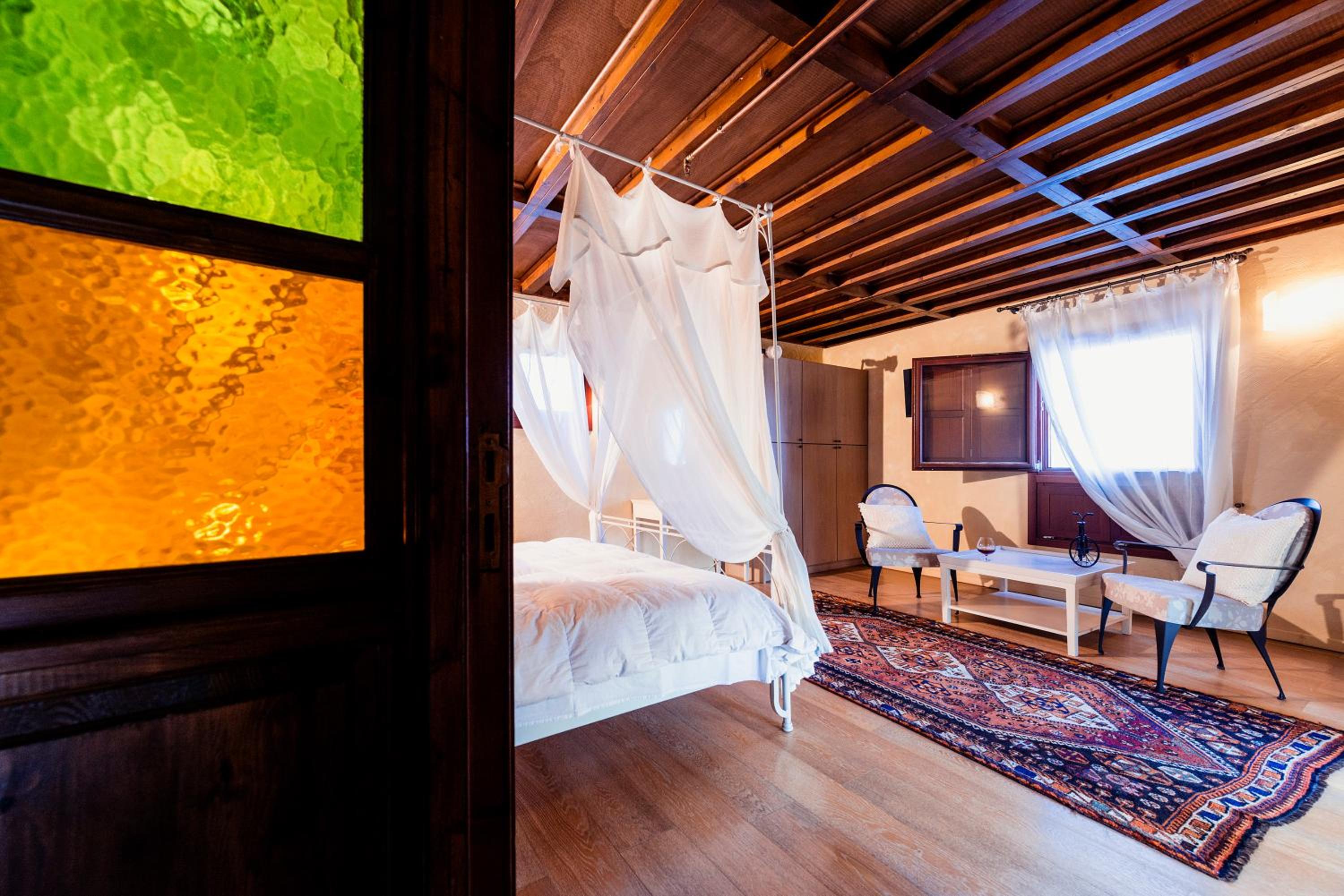 Thalassa Suite with Spa Tub & Sea View - Photo 7