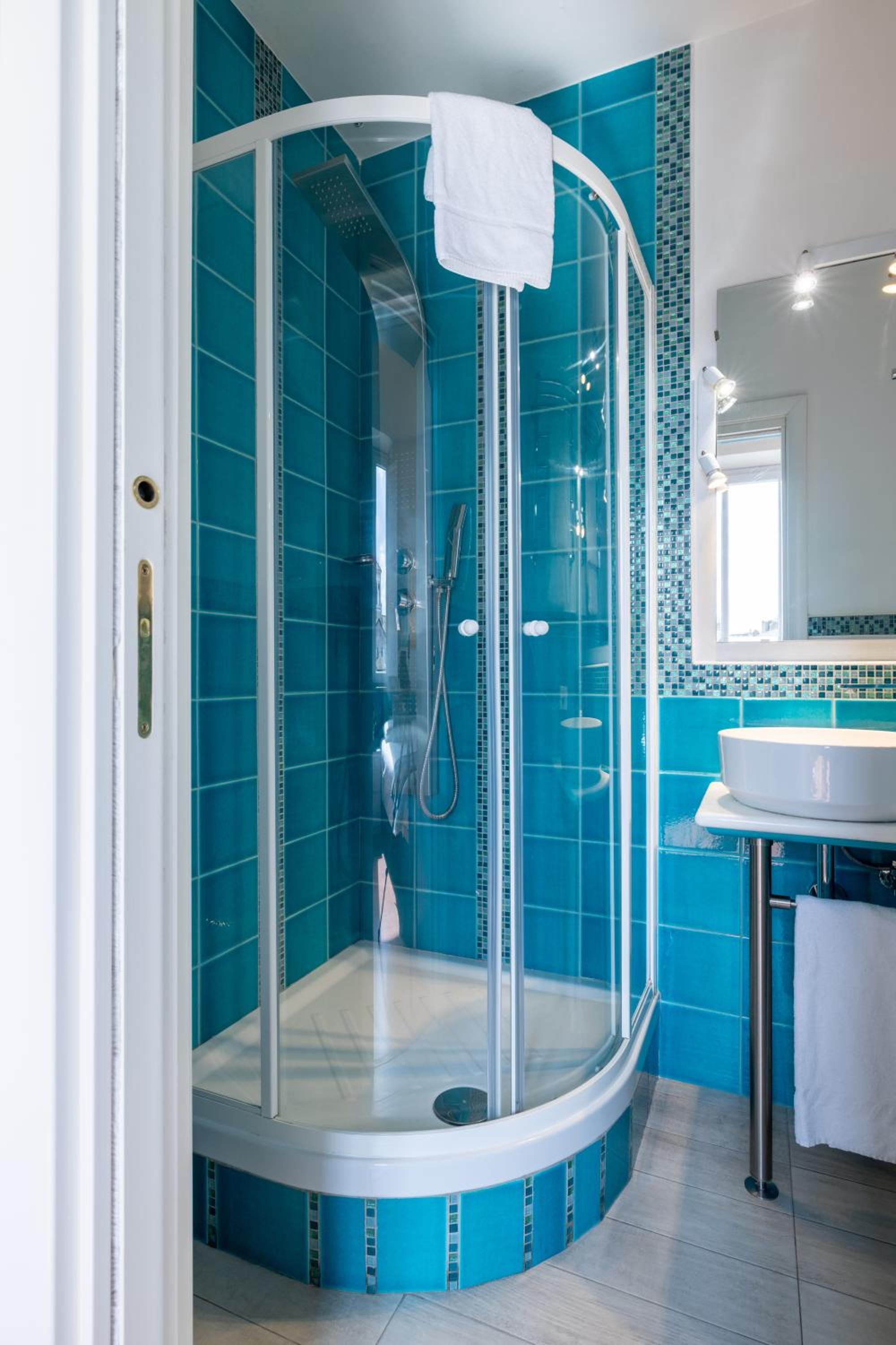 Deluxe Double or Twin Room with City View photo 1