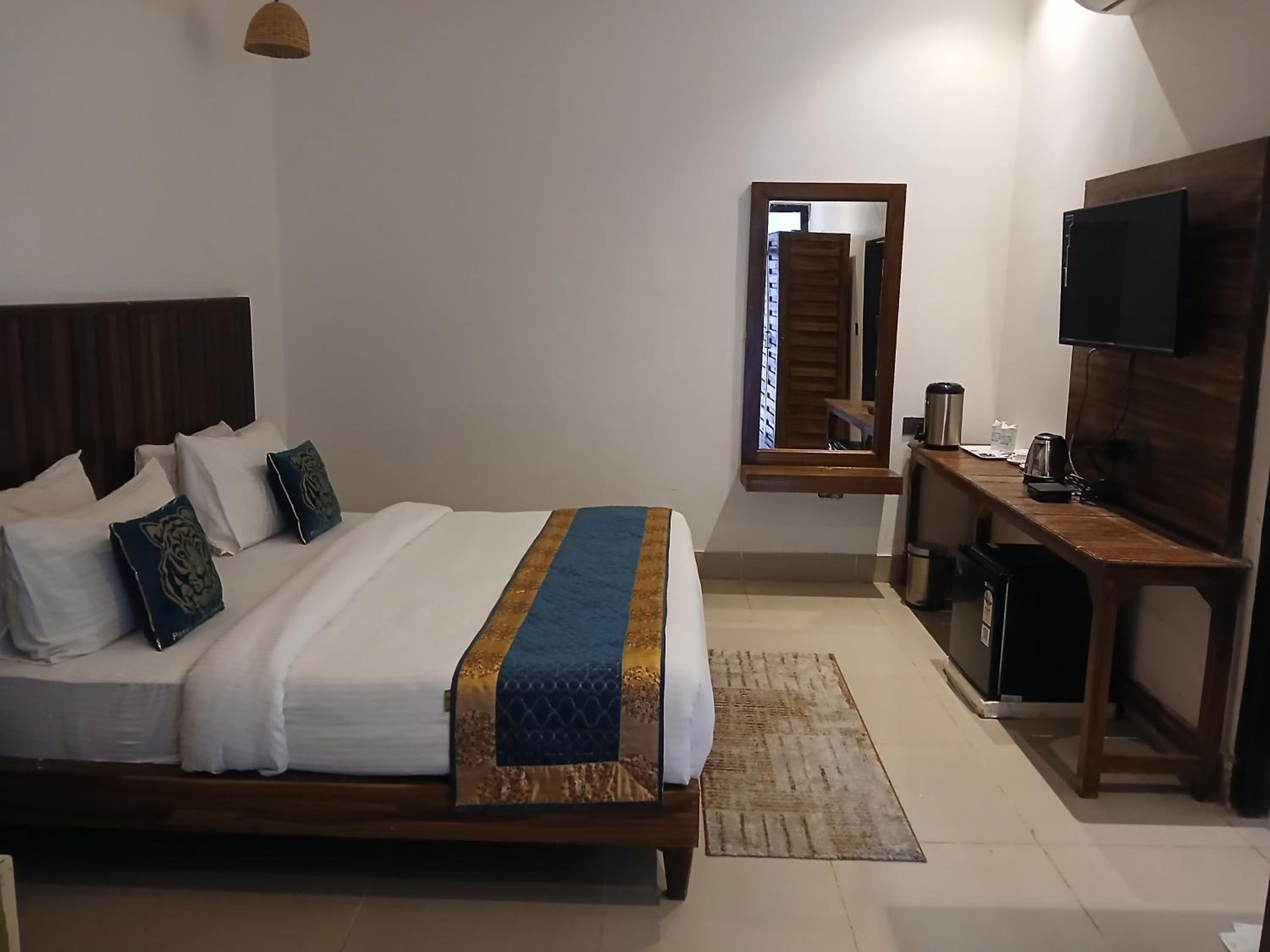 Superior King Room - Photo 4