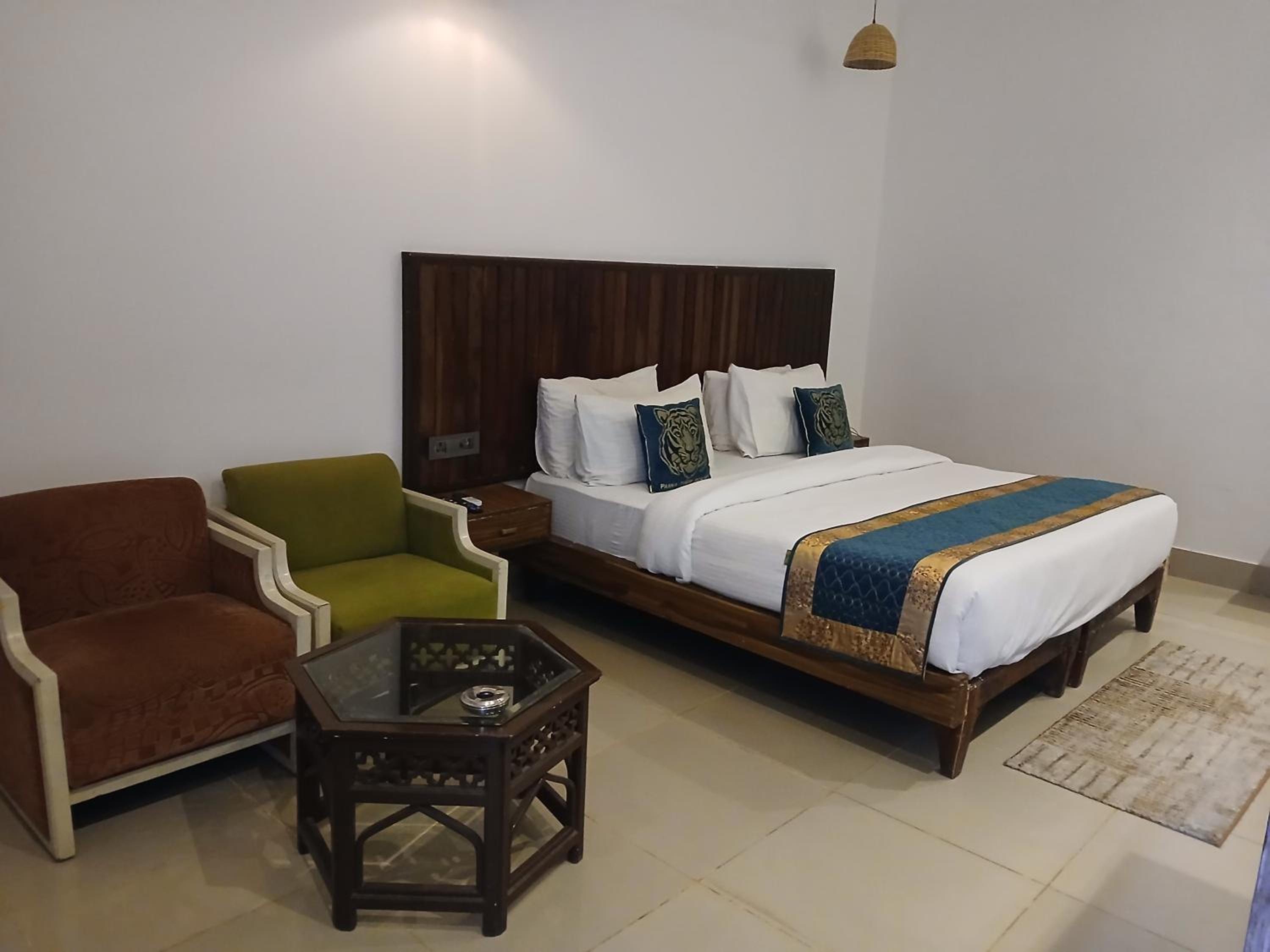 Superior King Room - Photo 5