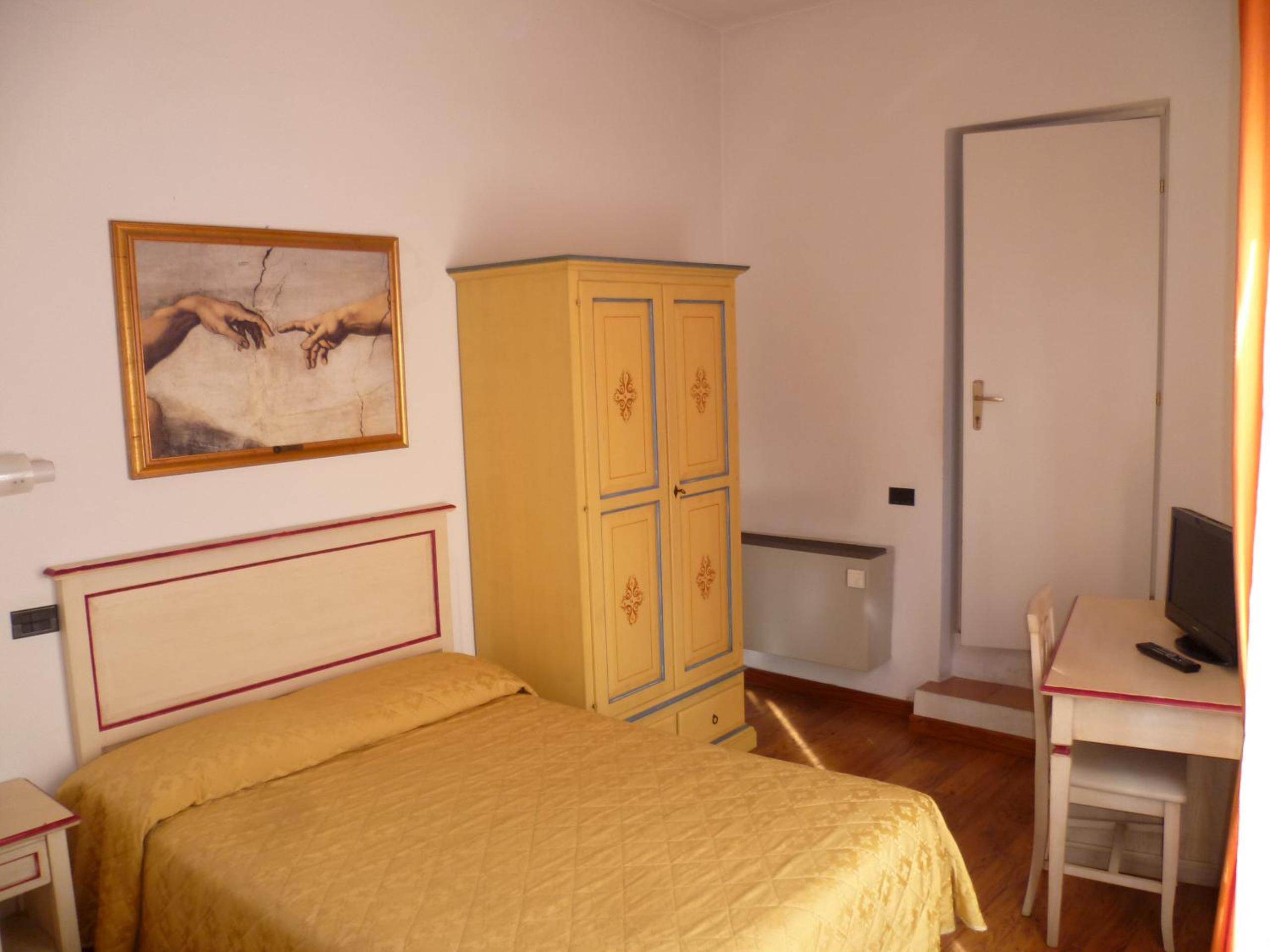 Economy Double Room photo 1