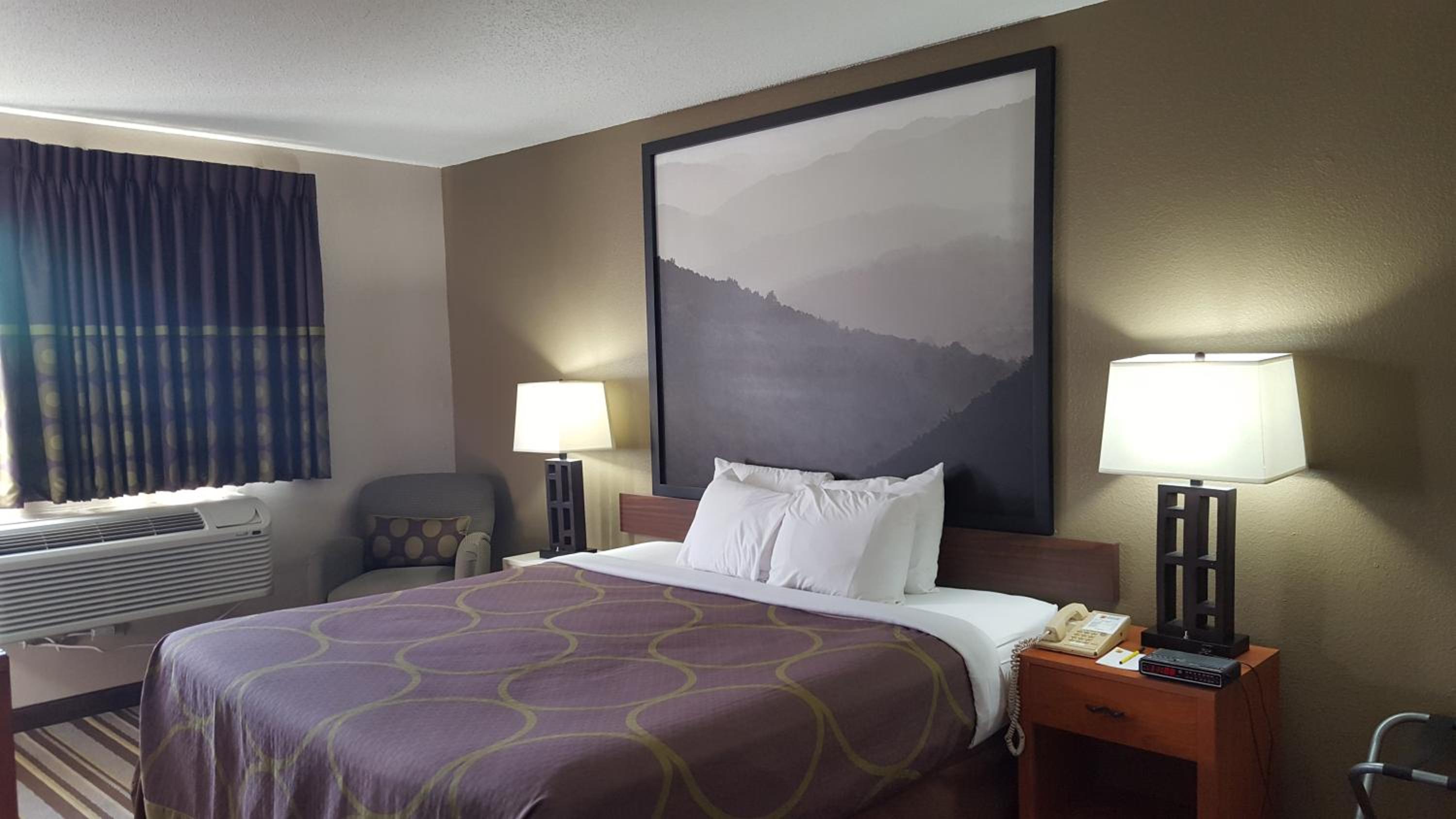 Queen Room - Non-Smoking - Photo 1