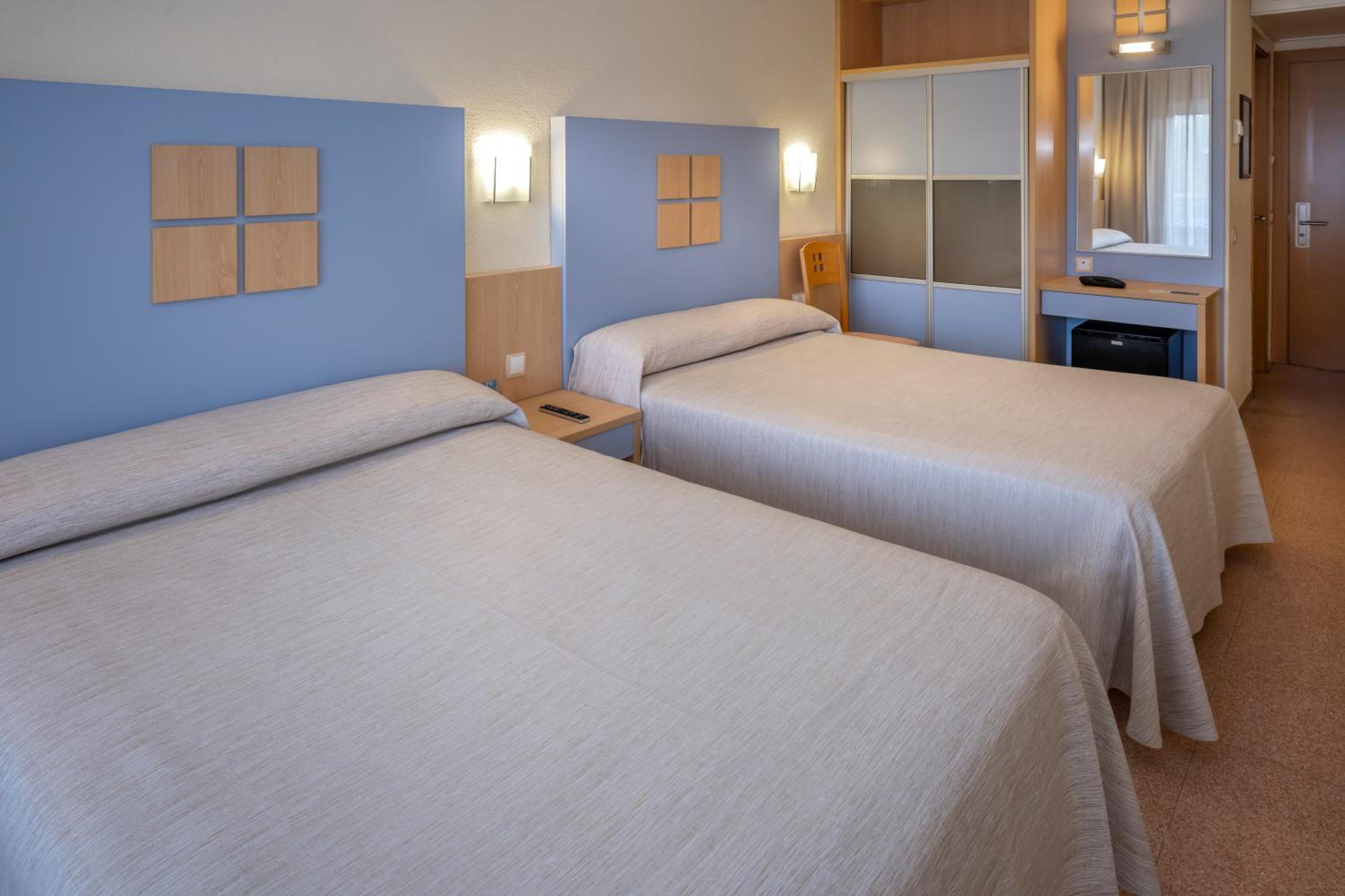 Double Room with Sea View - Photo 3