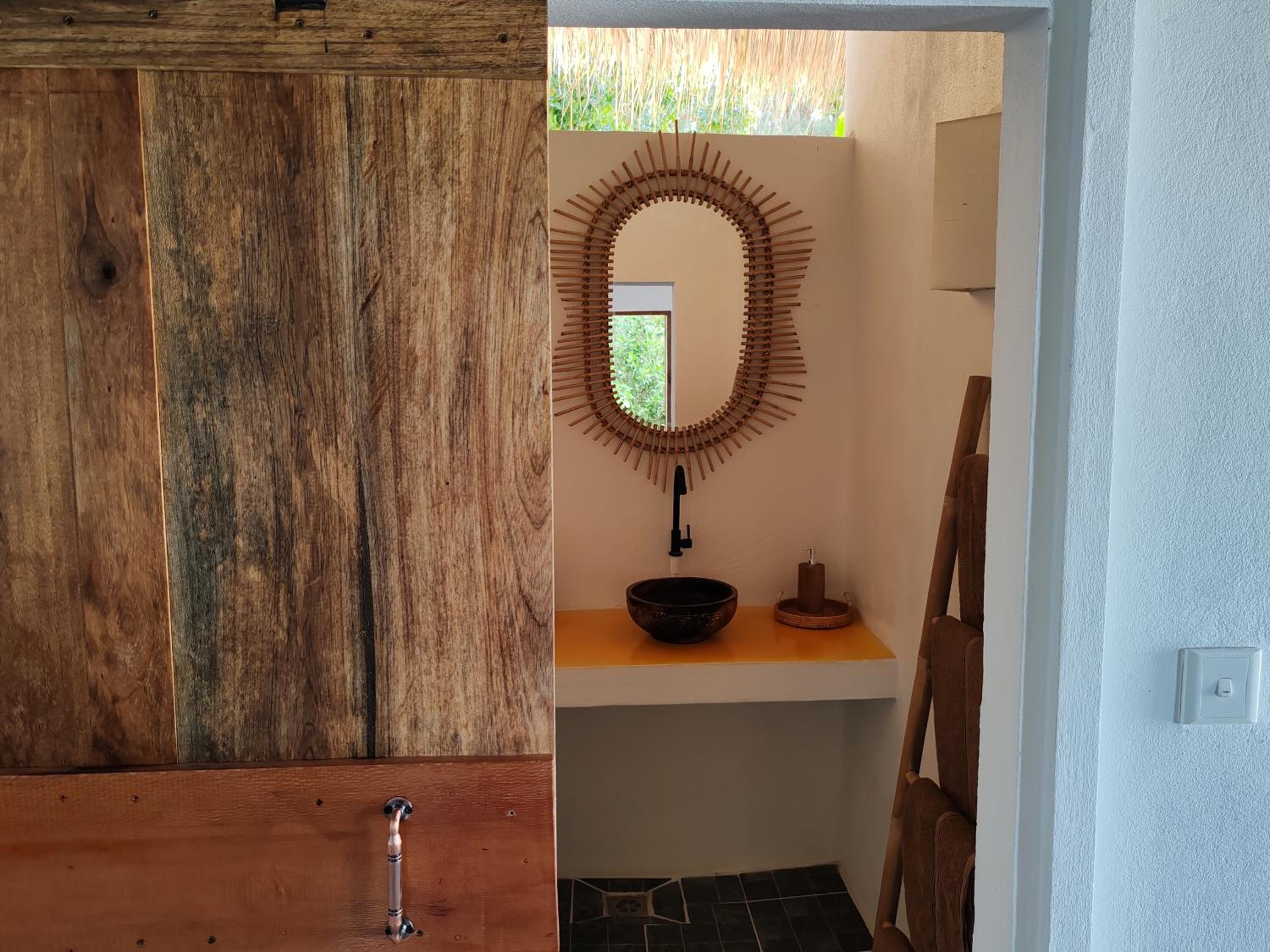 Deluxe Bungalow with Sea View - Photo 6