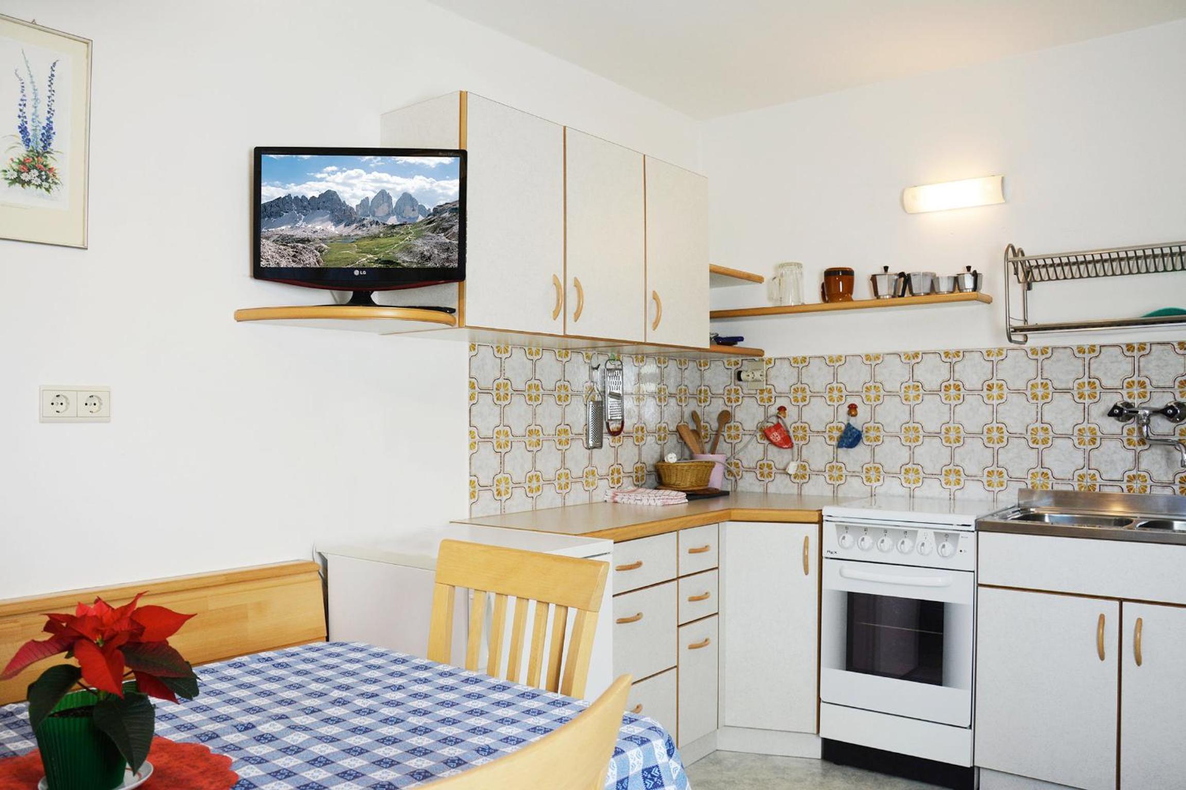 Two-Bedroom Apartment with Balcony photo 2