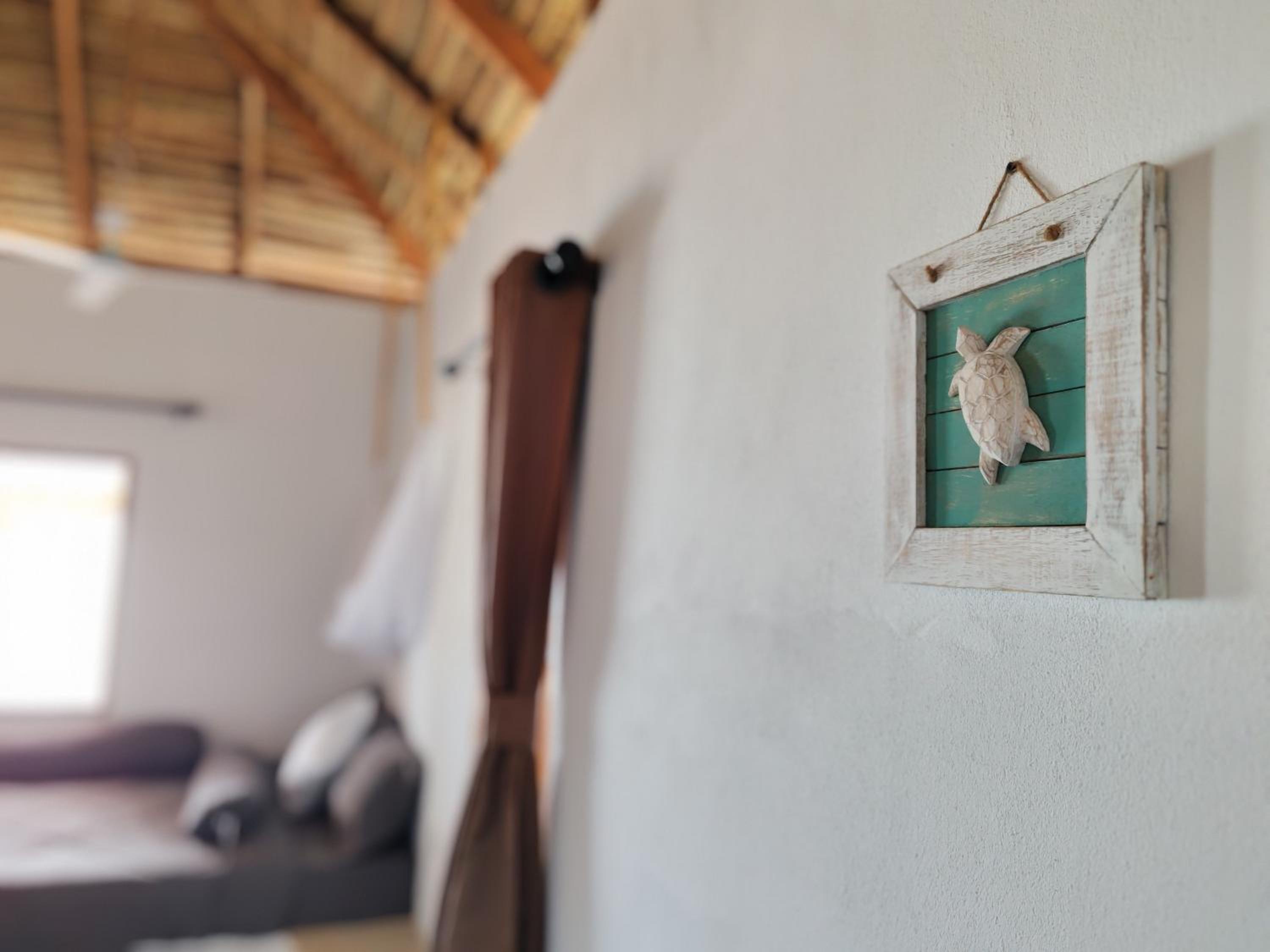 Deluxe Bungalow with Sea View - Photo 17