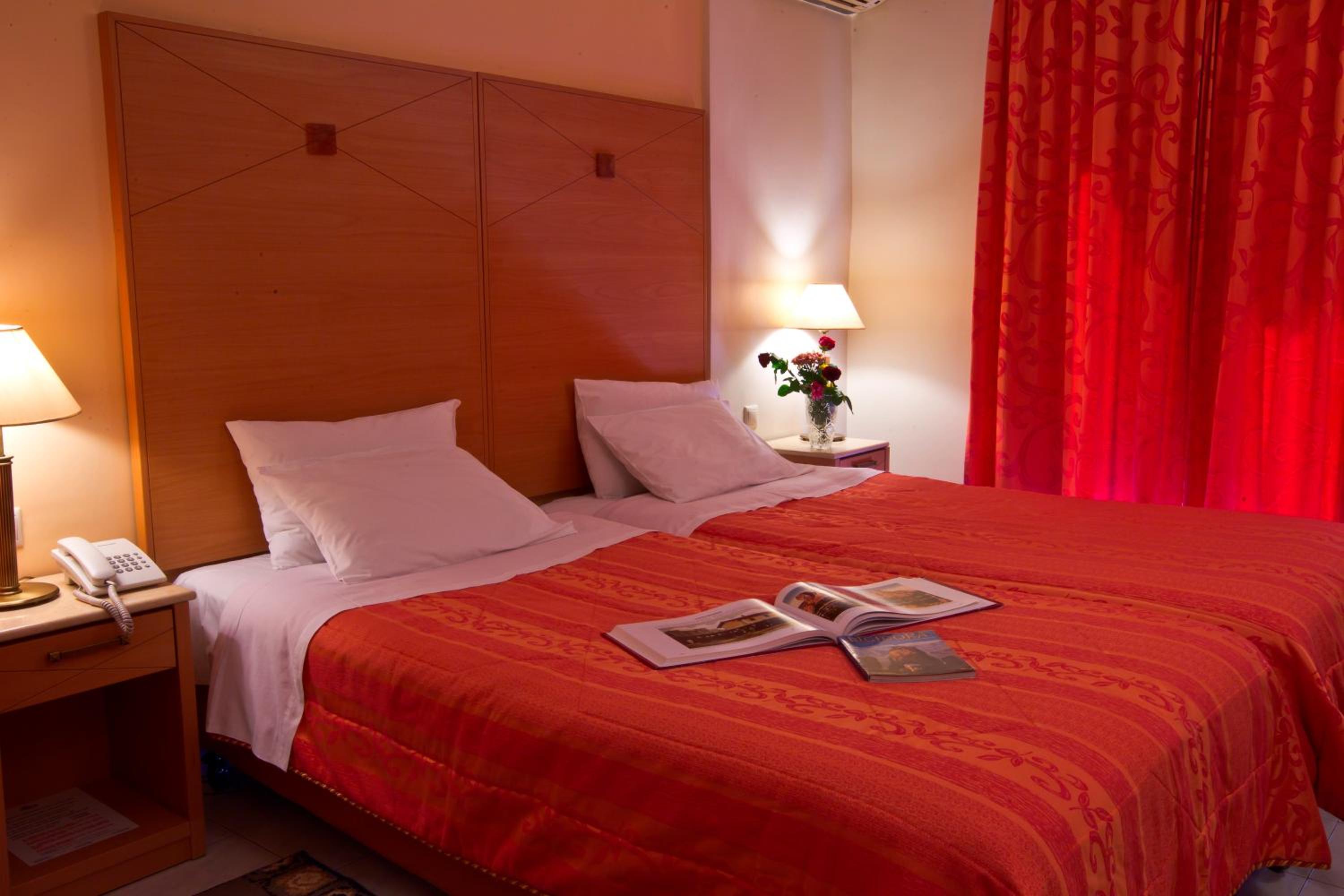 Twin Room - Photo 3
