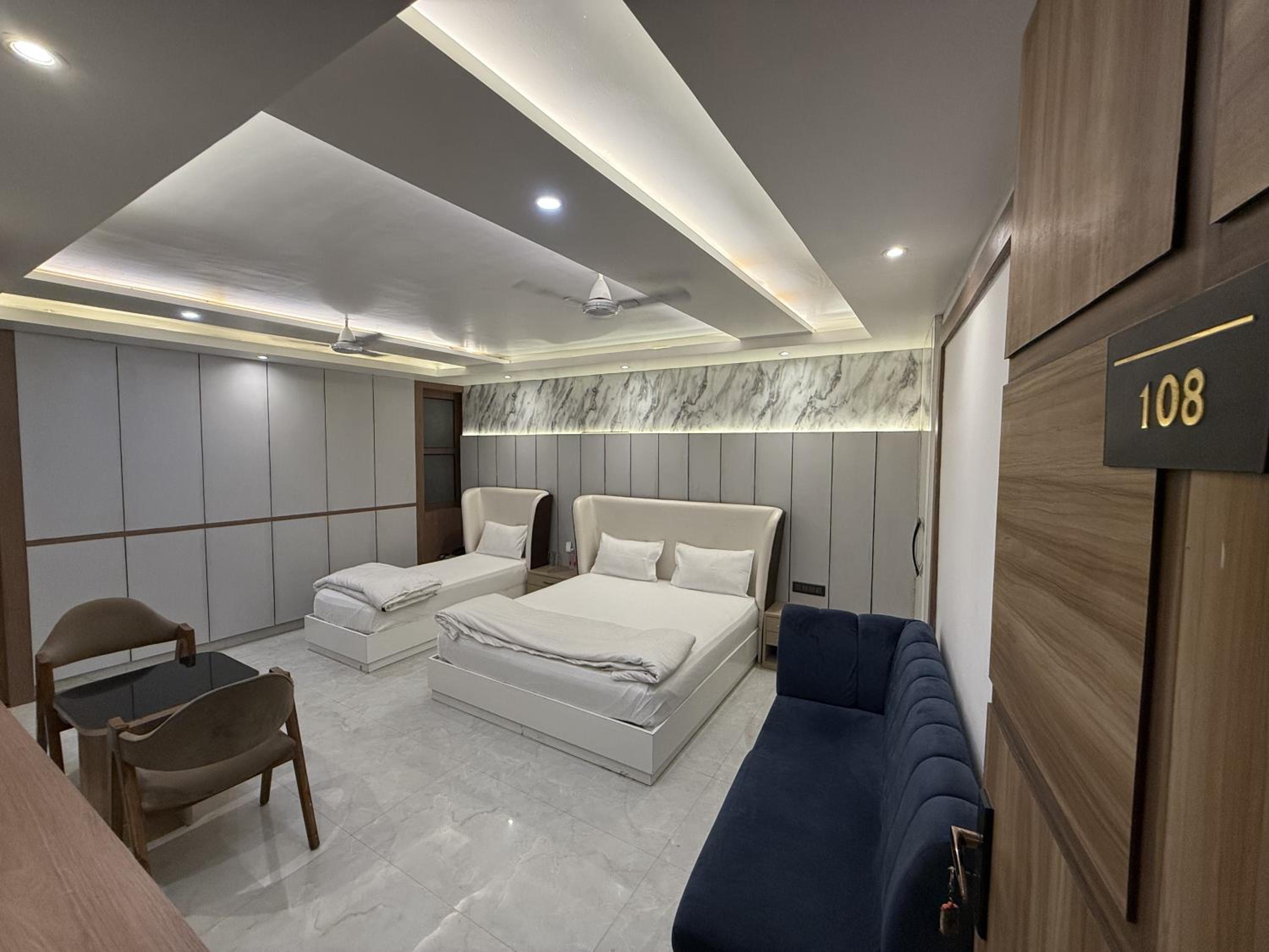 Triple Room