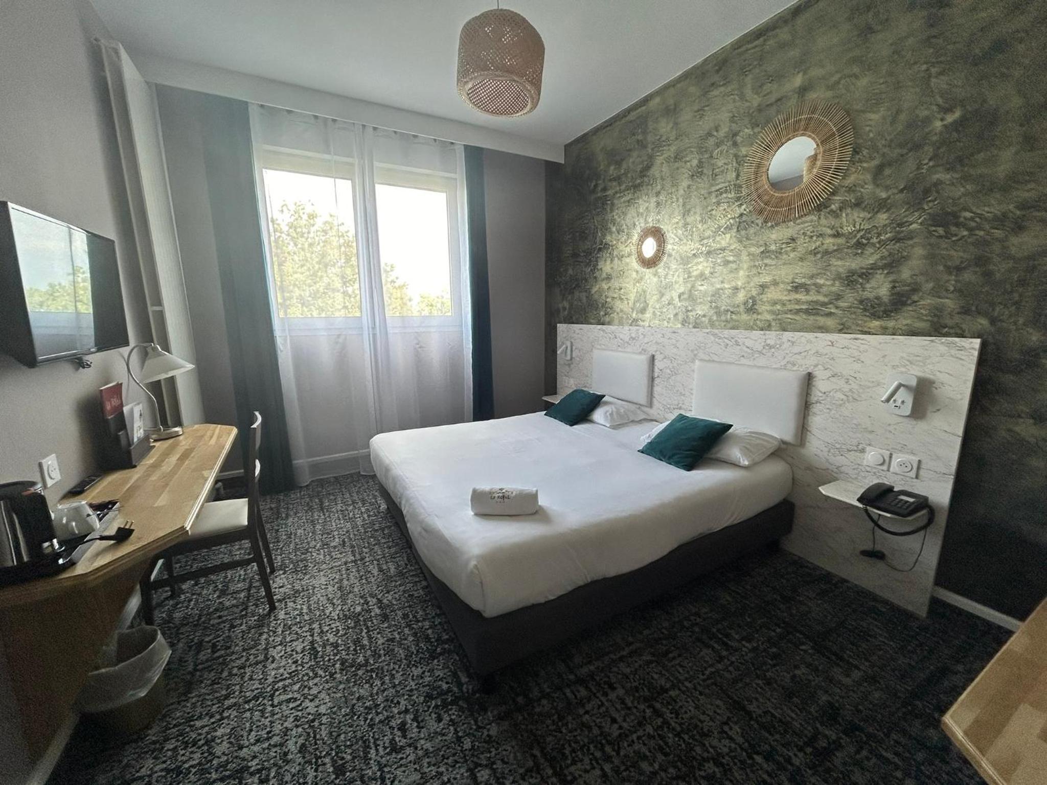 Superior Double or Twin Room With Bath
