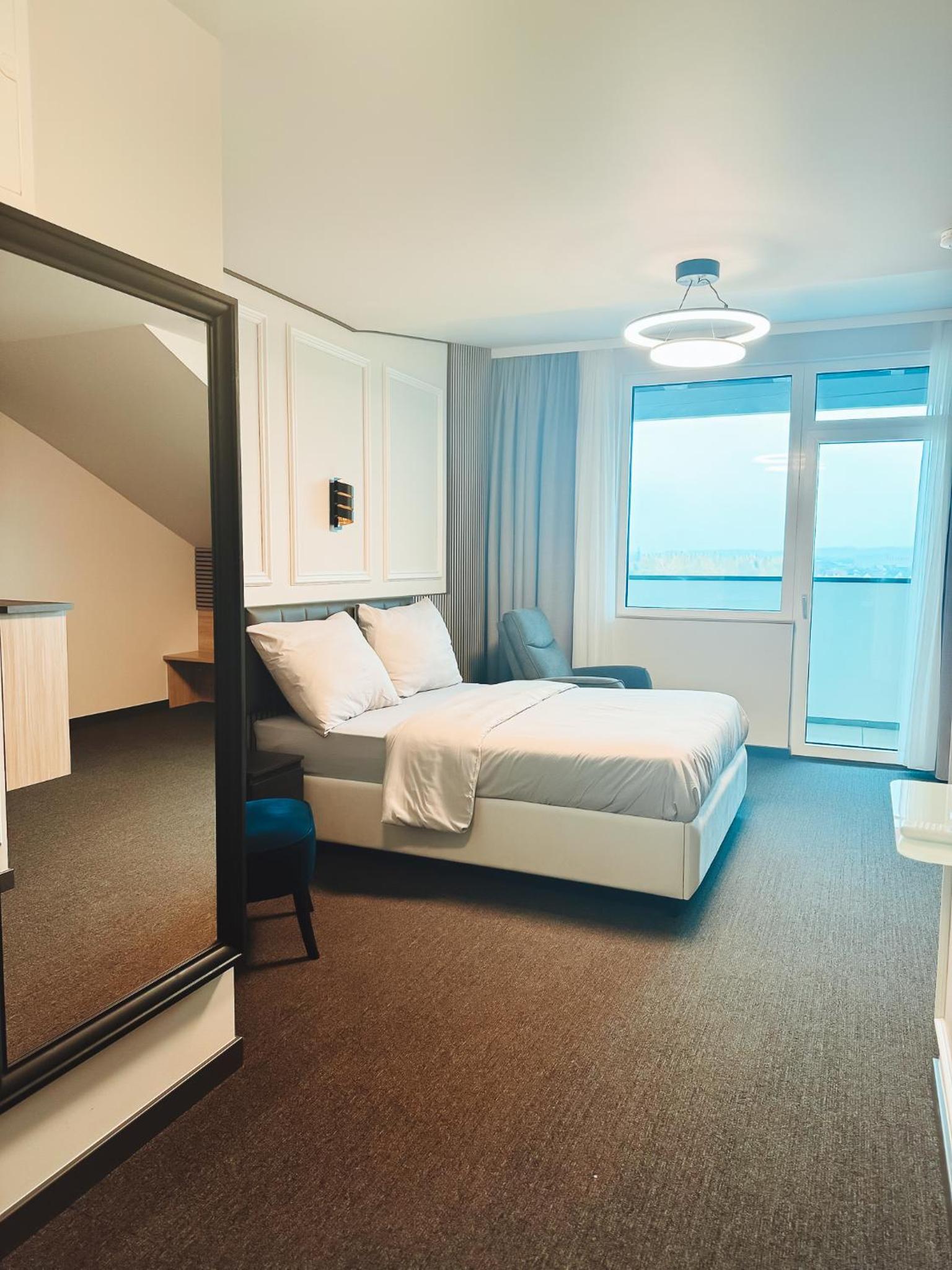 Suite with Spa Bath