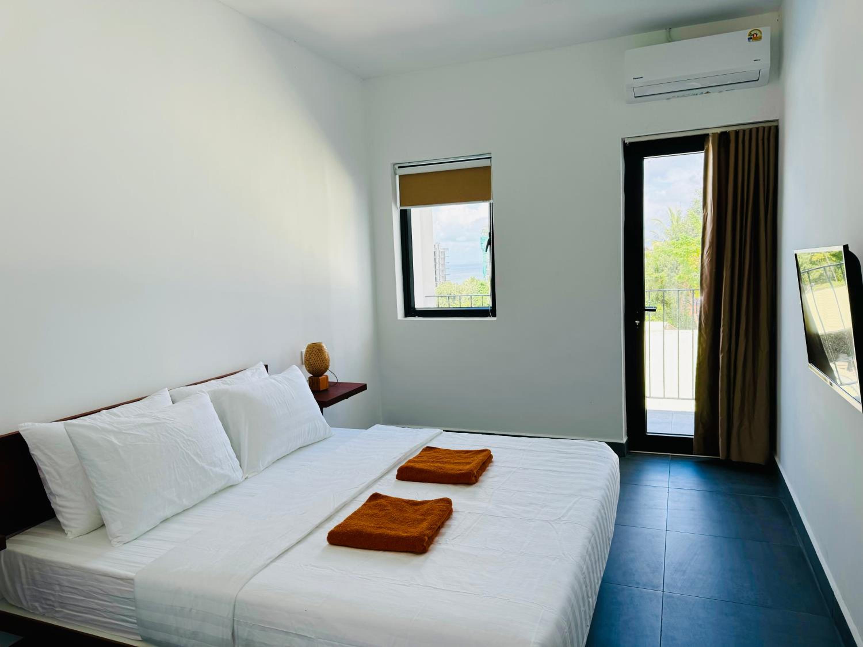 Double Room with Balcony - Photo 4