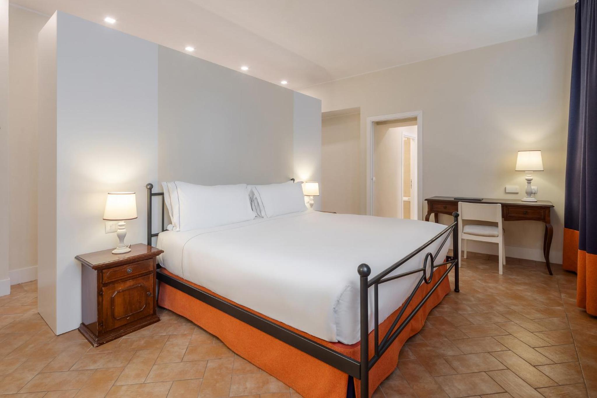 Double Room thumbnail 5