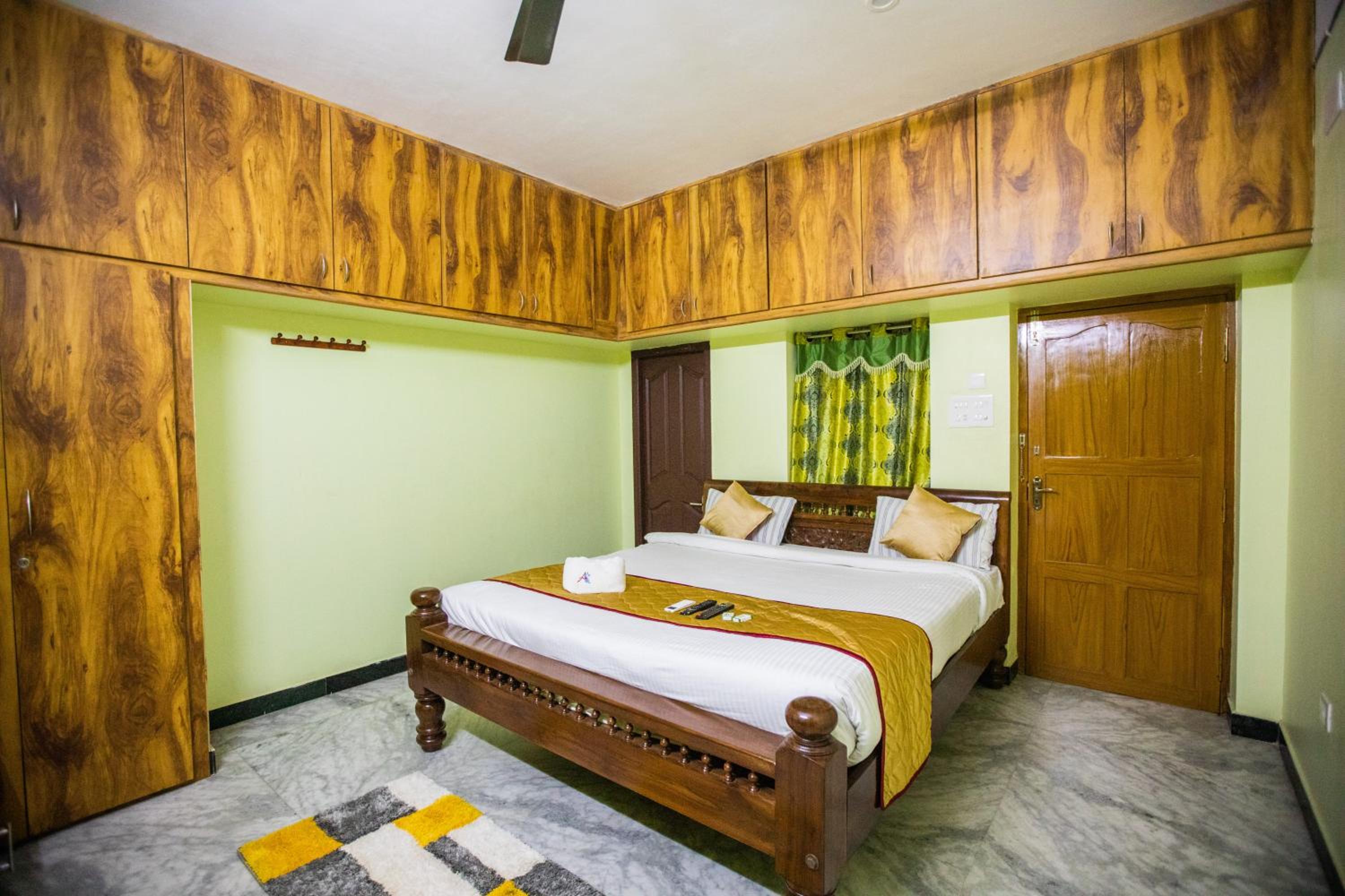 Standard King Room