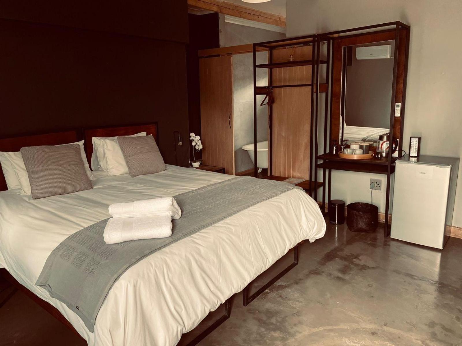 Luxury King Room - Photo 4