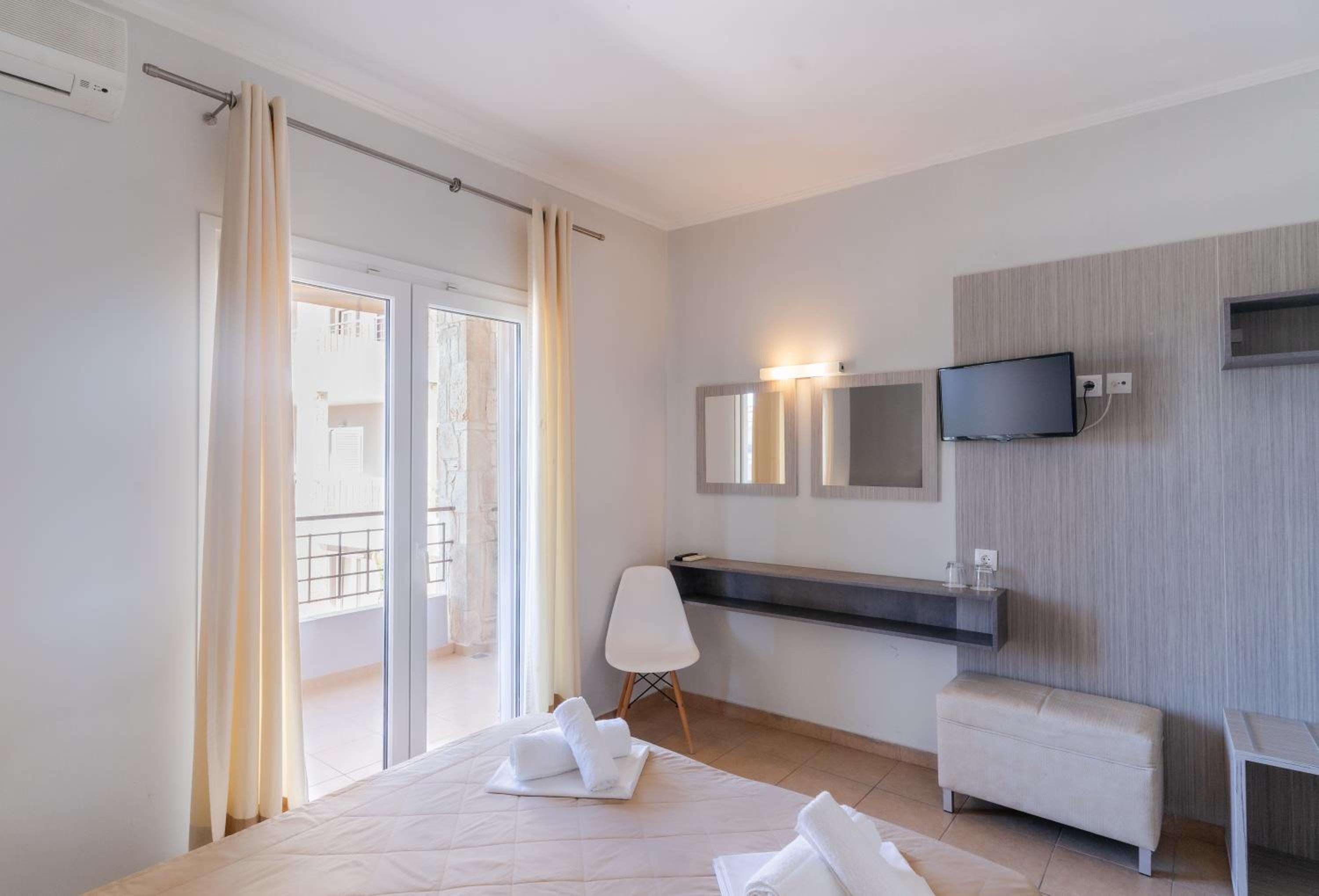 Standard Double Room - Photo 4