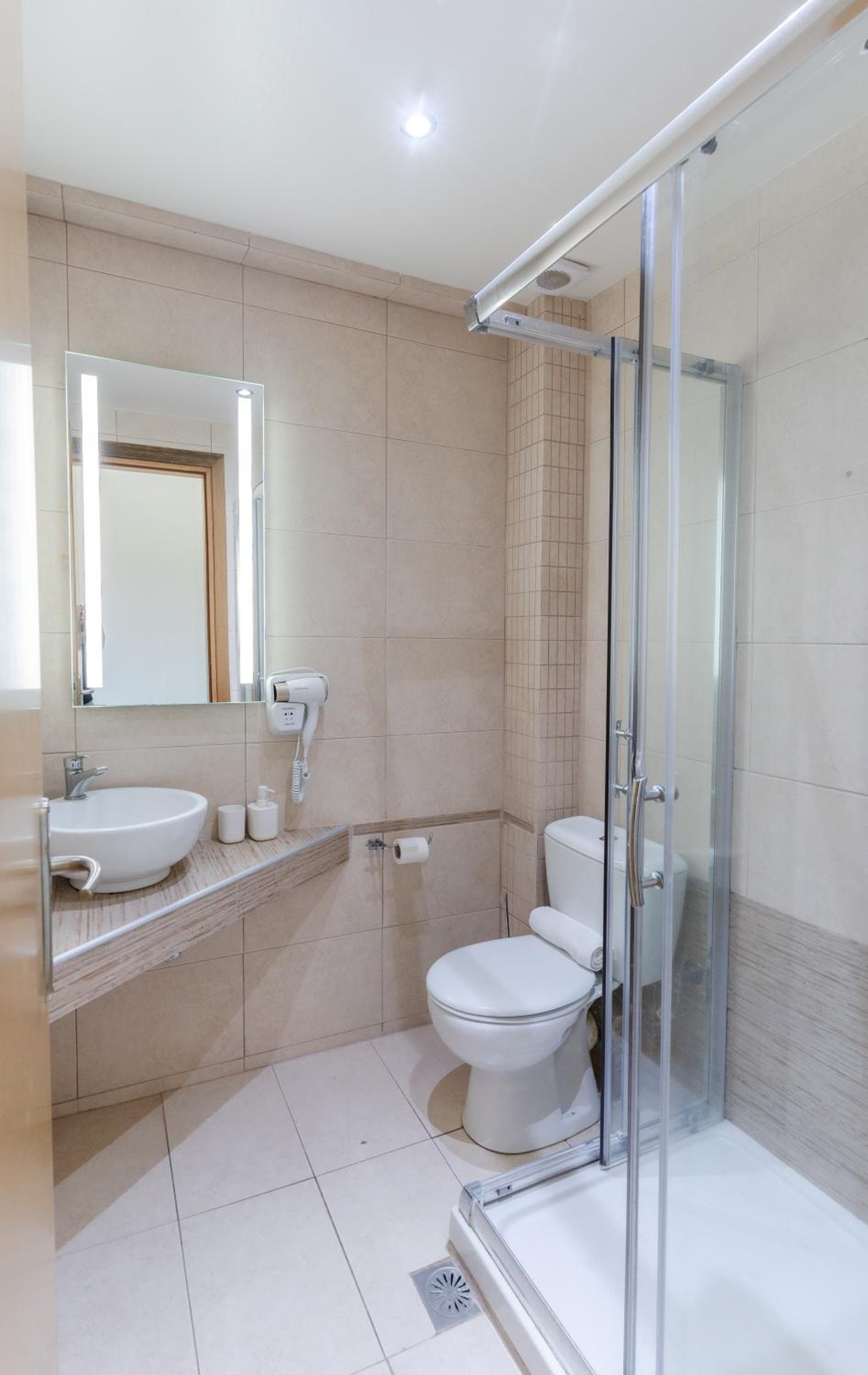 Standard Double Room - Photo 2