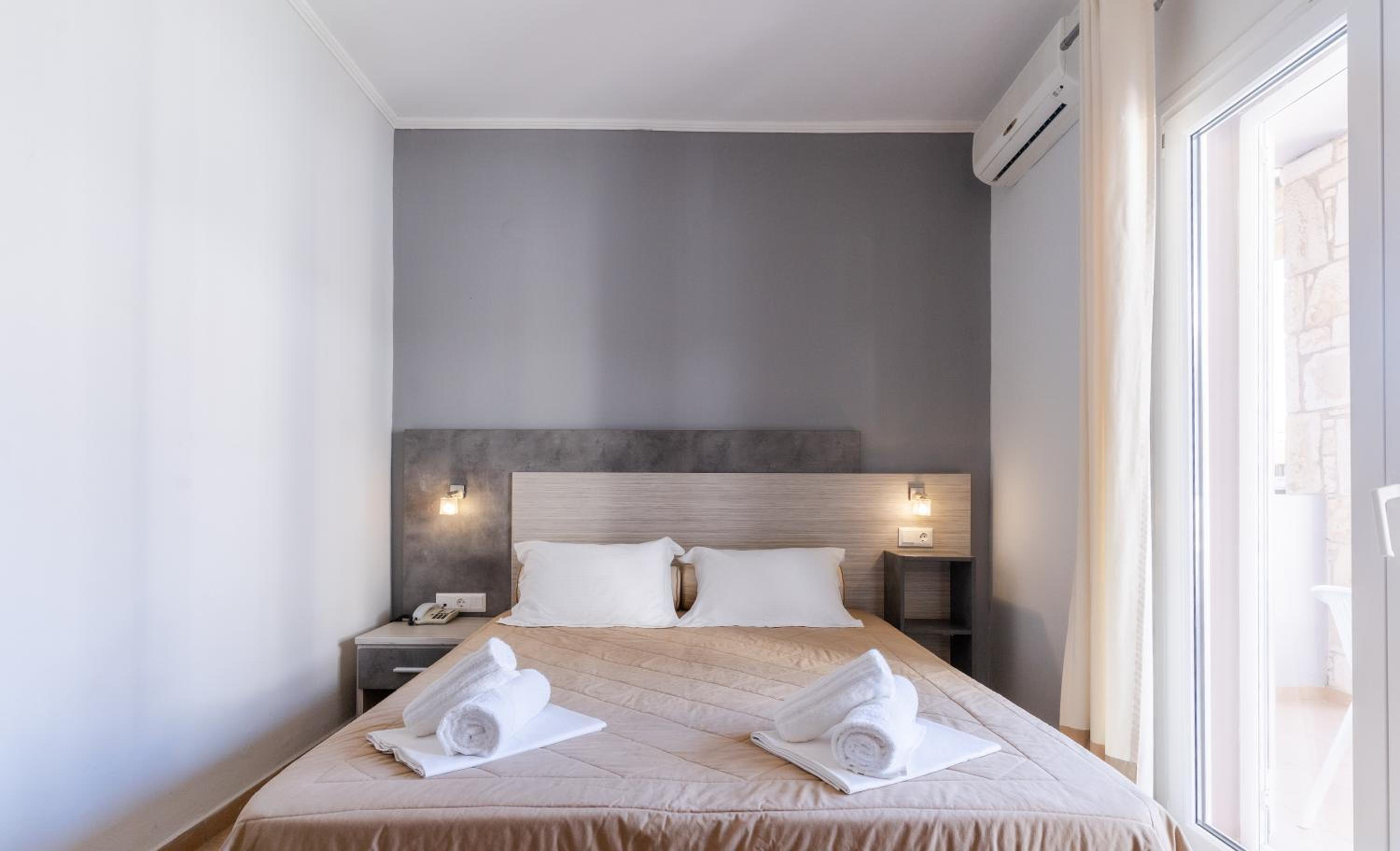 Standard Double Room - Photo 3