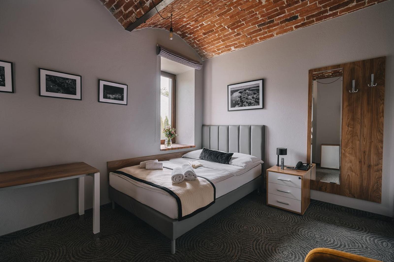 Small Double Room - Photo 3