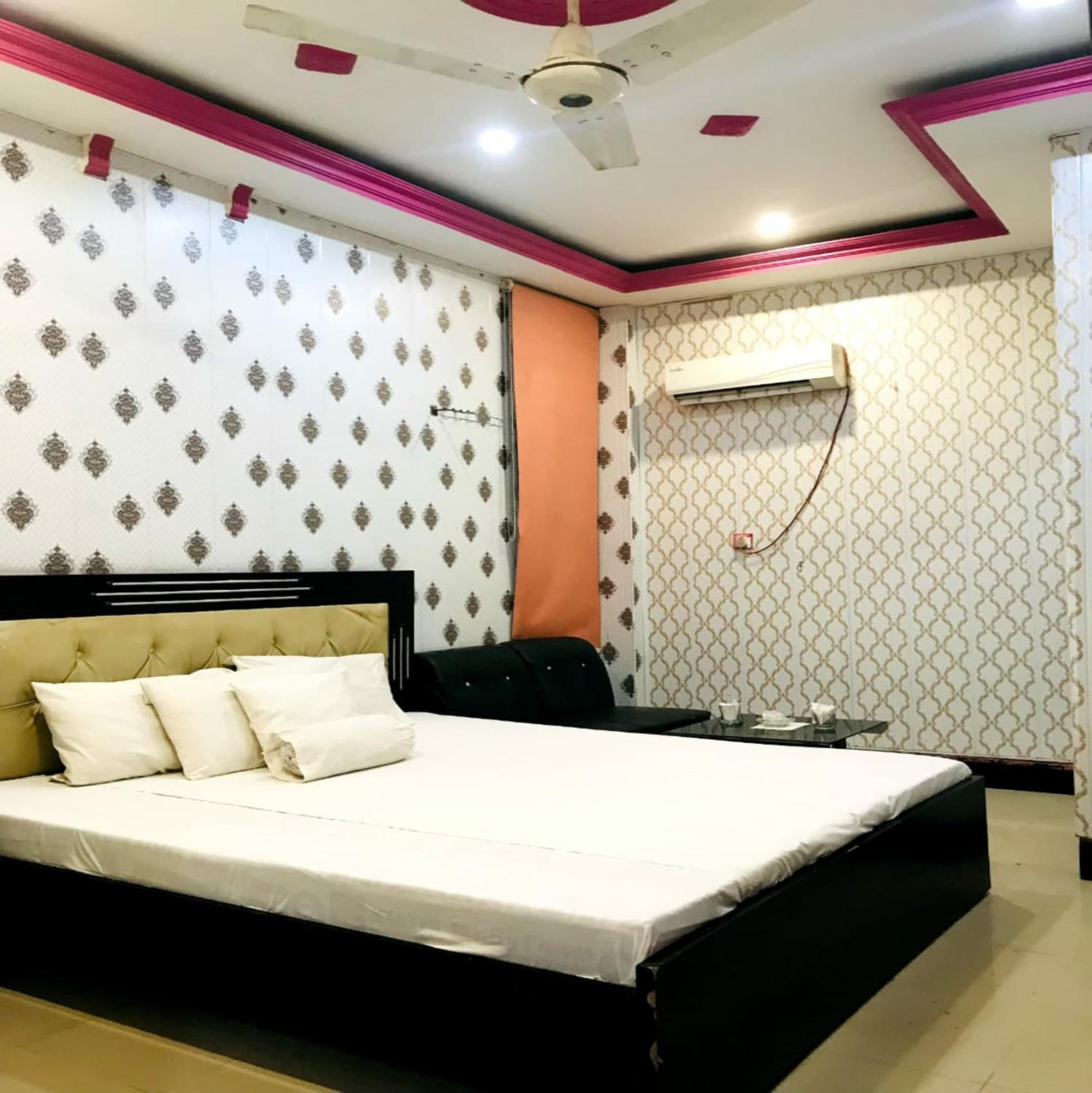 Deluxe Double Room photo 2