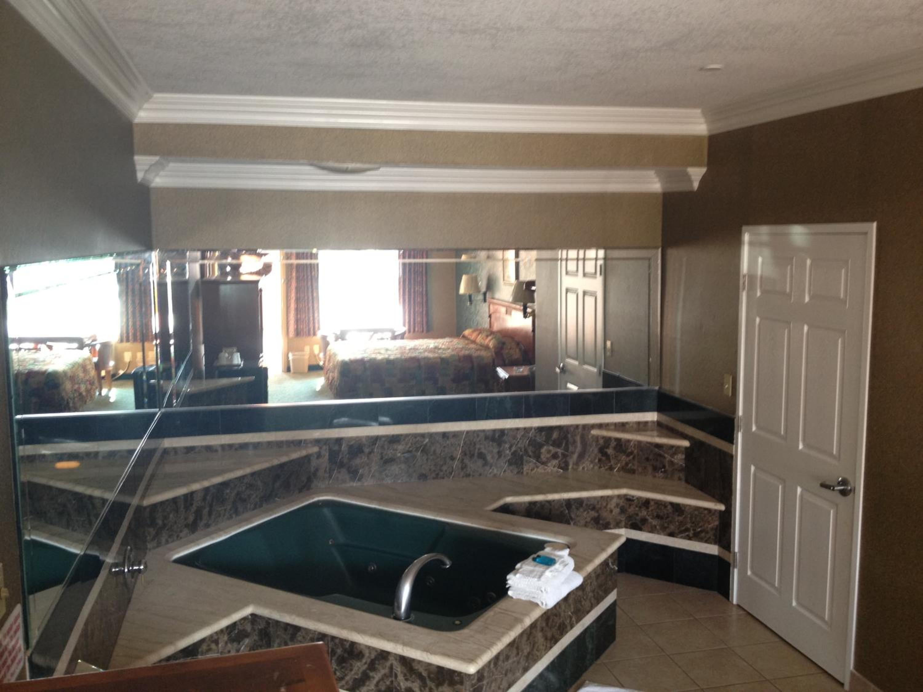 King Room with Spa Bath - Photo 11