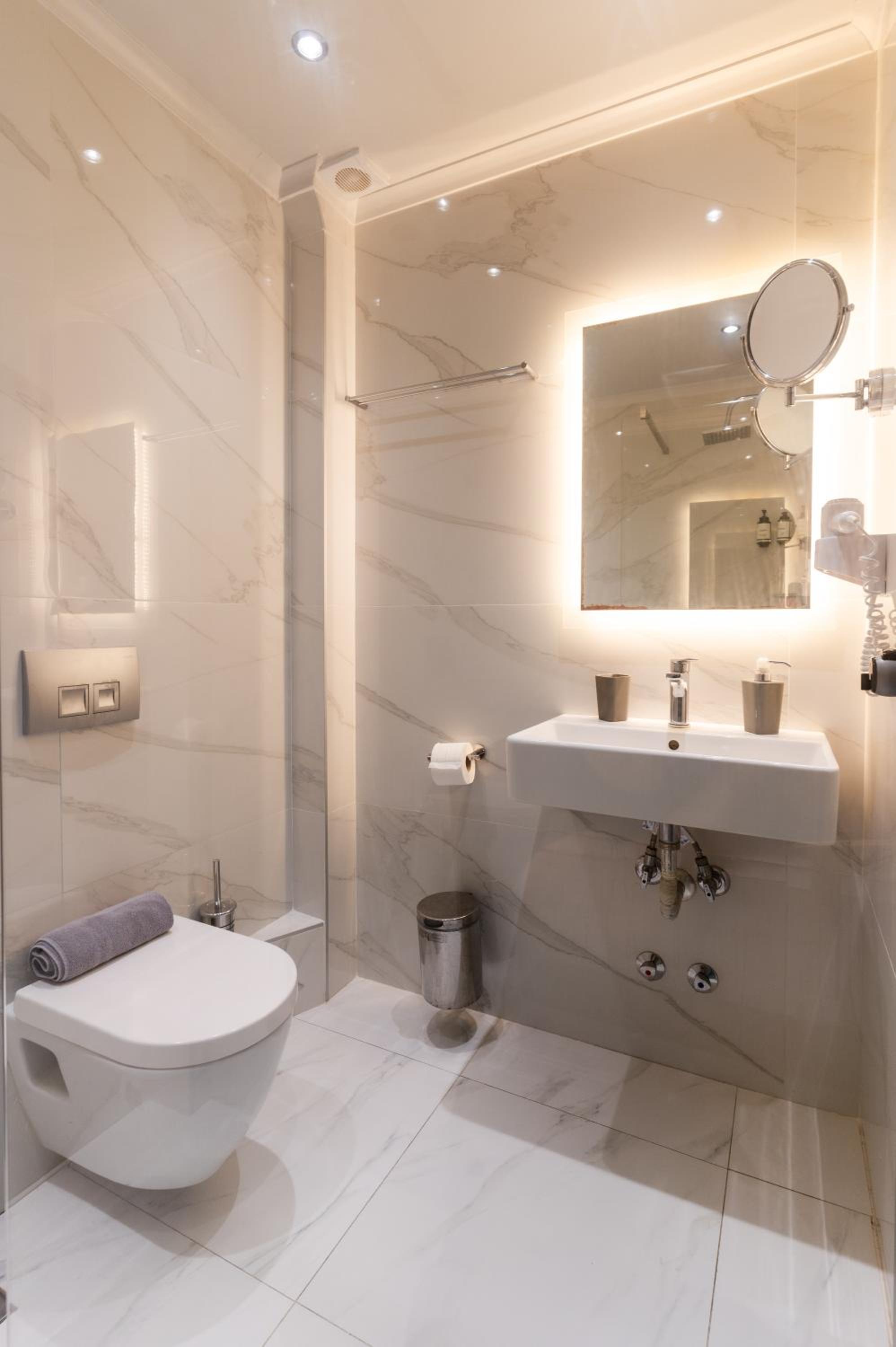 Deluxe Triple Room - Photo 6