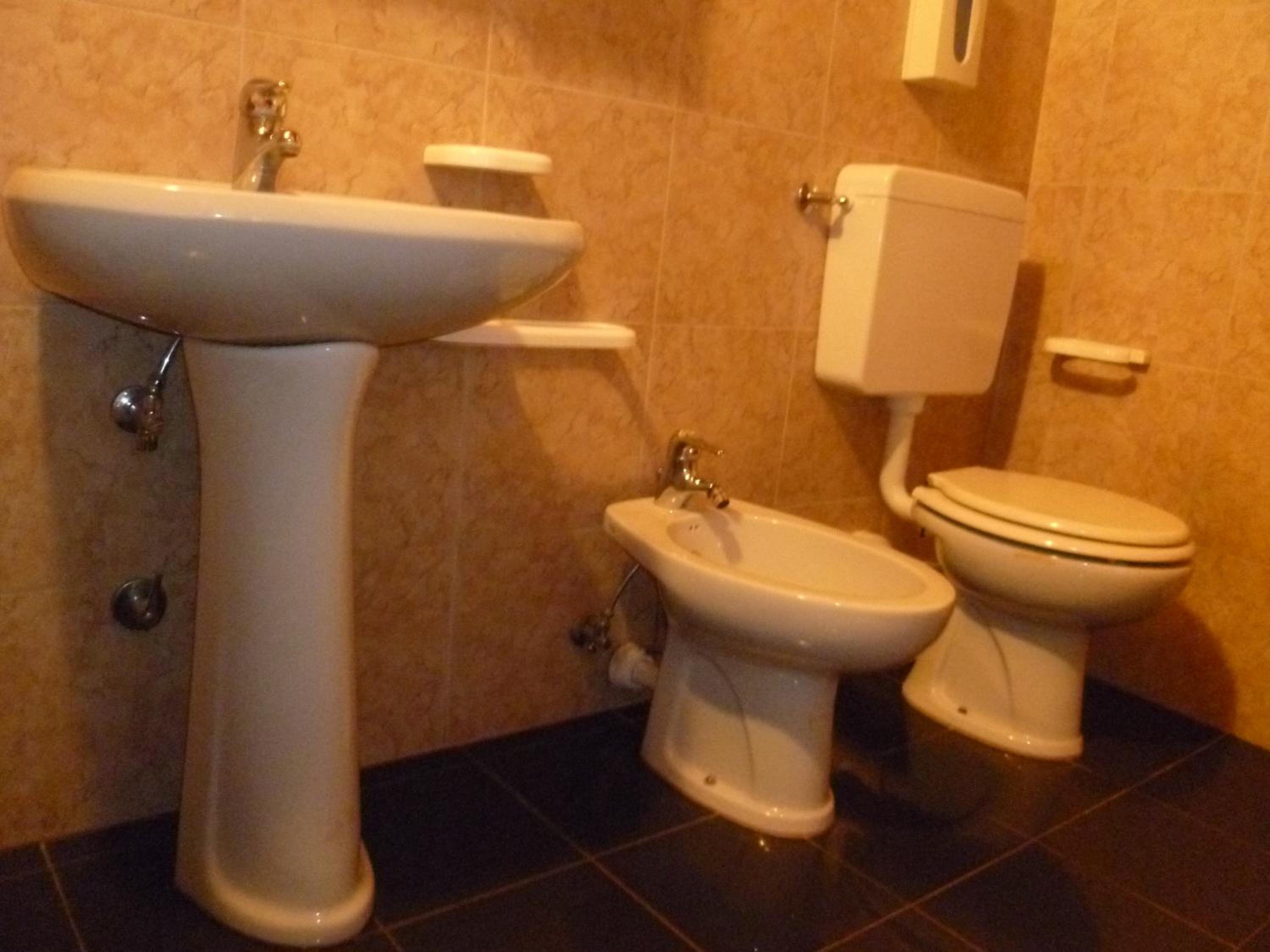 Quadruple Room with Private Bathroom photo 3