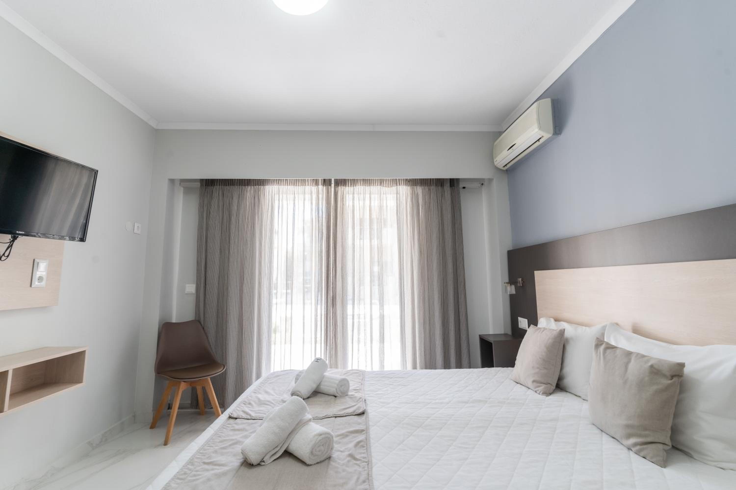Deluxe Triple Room - Photo 1