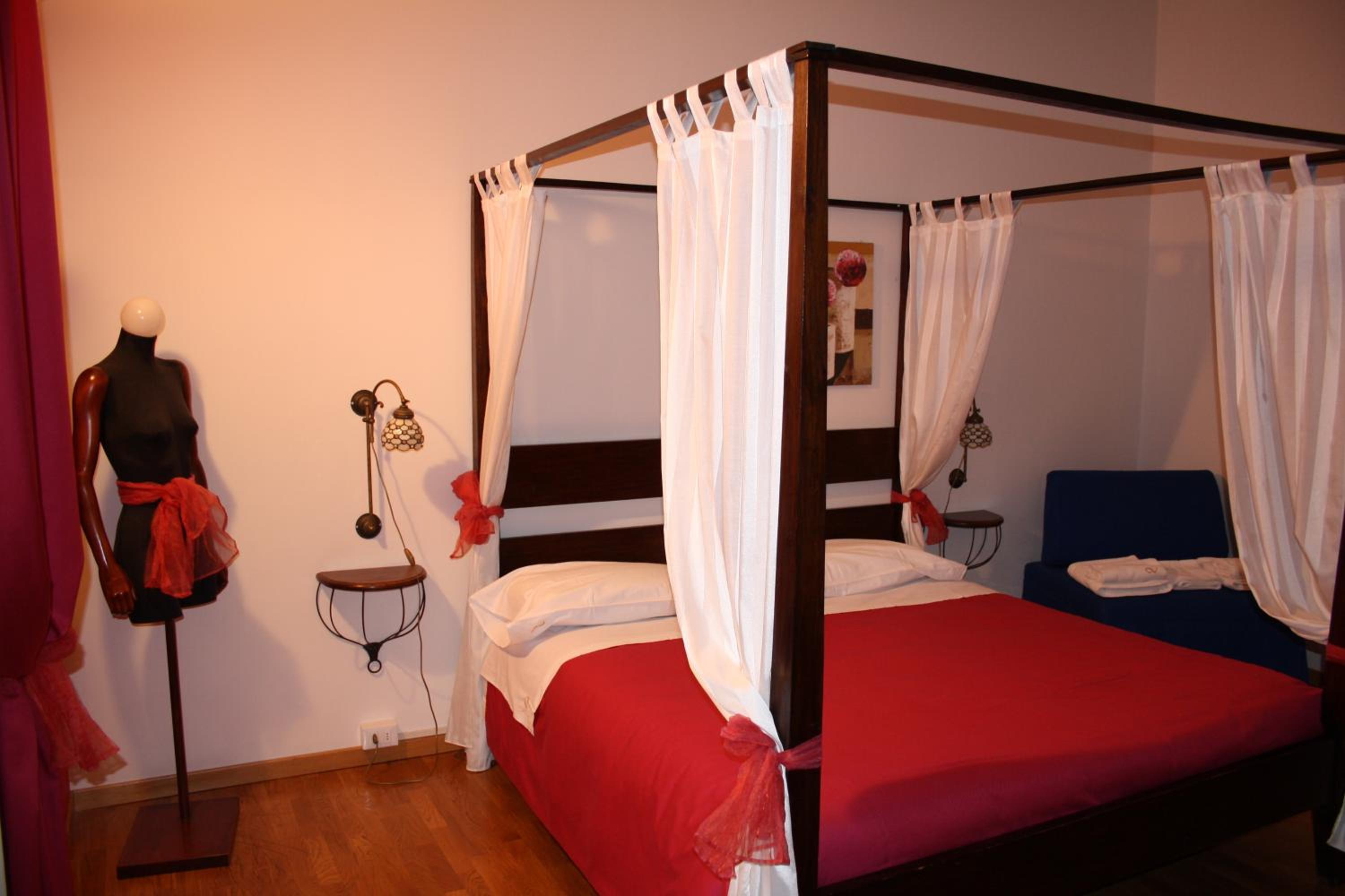 Two-Connecting Rooms with Private Bathroom (6 Adults) photo 2